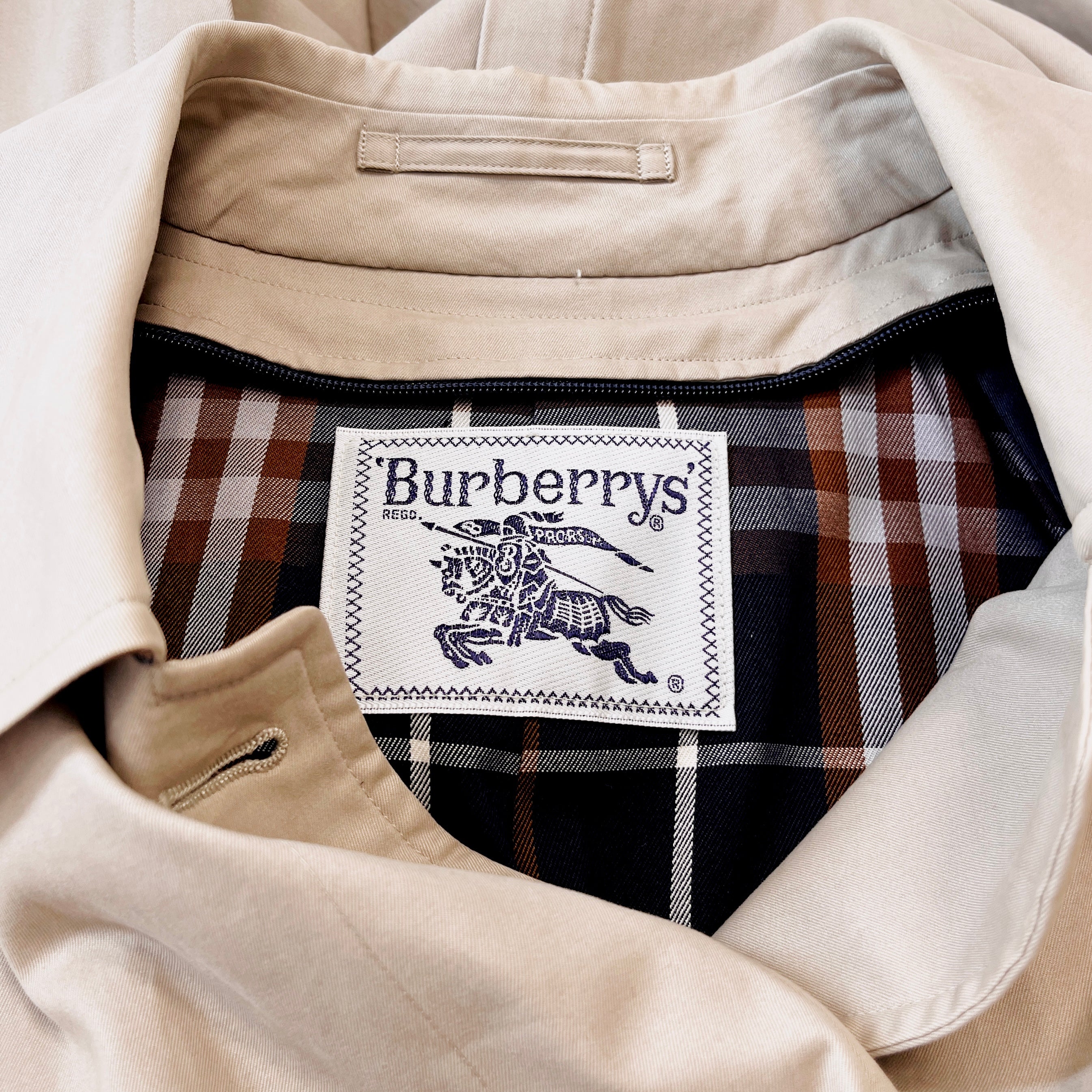 2606 secondhand BURBERRY coat