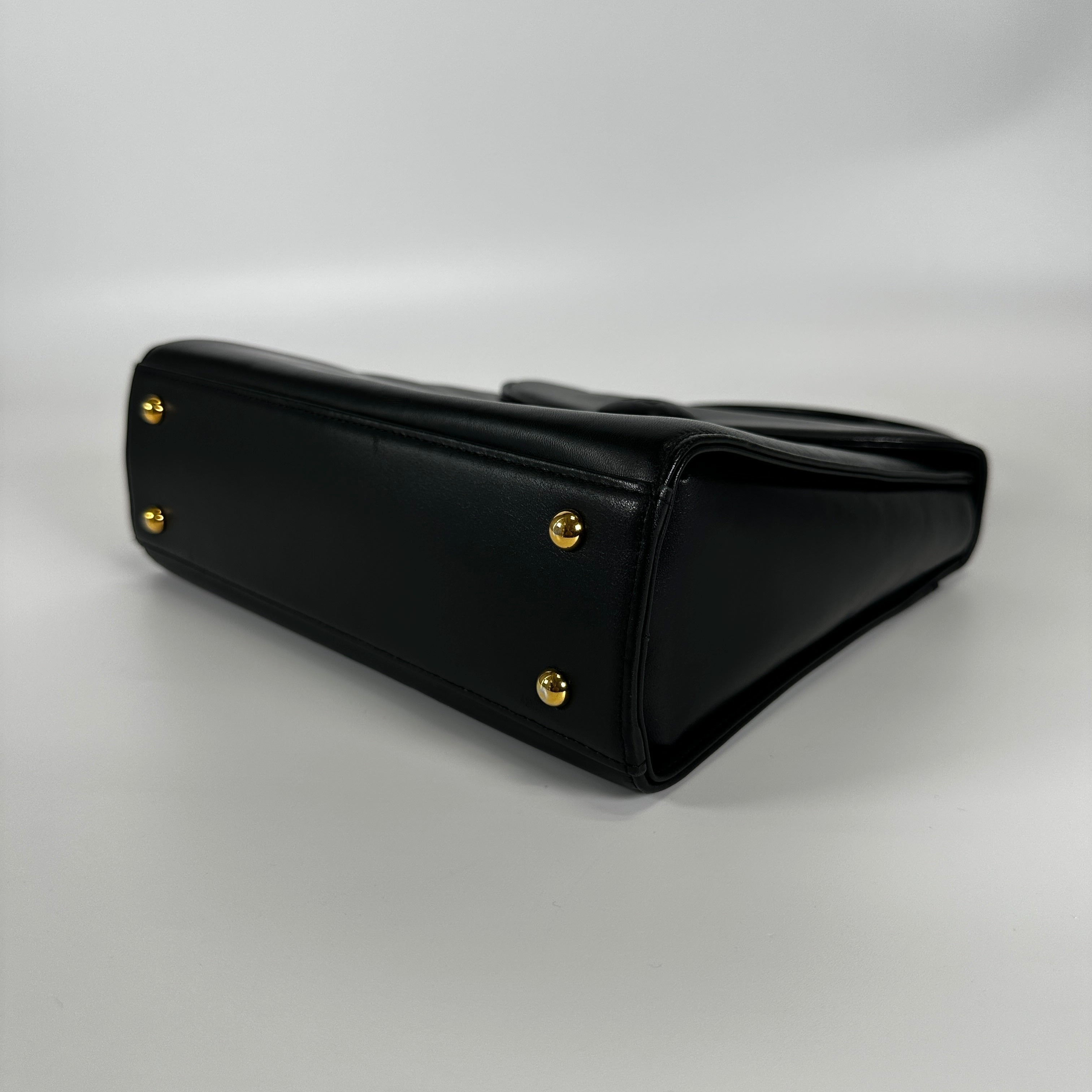 2605 secondhand GIVENCHY van hand bag
