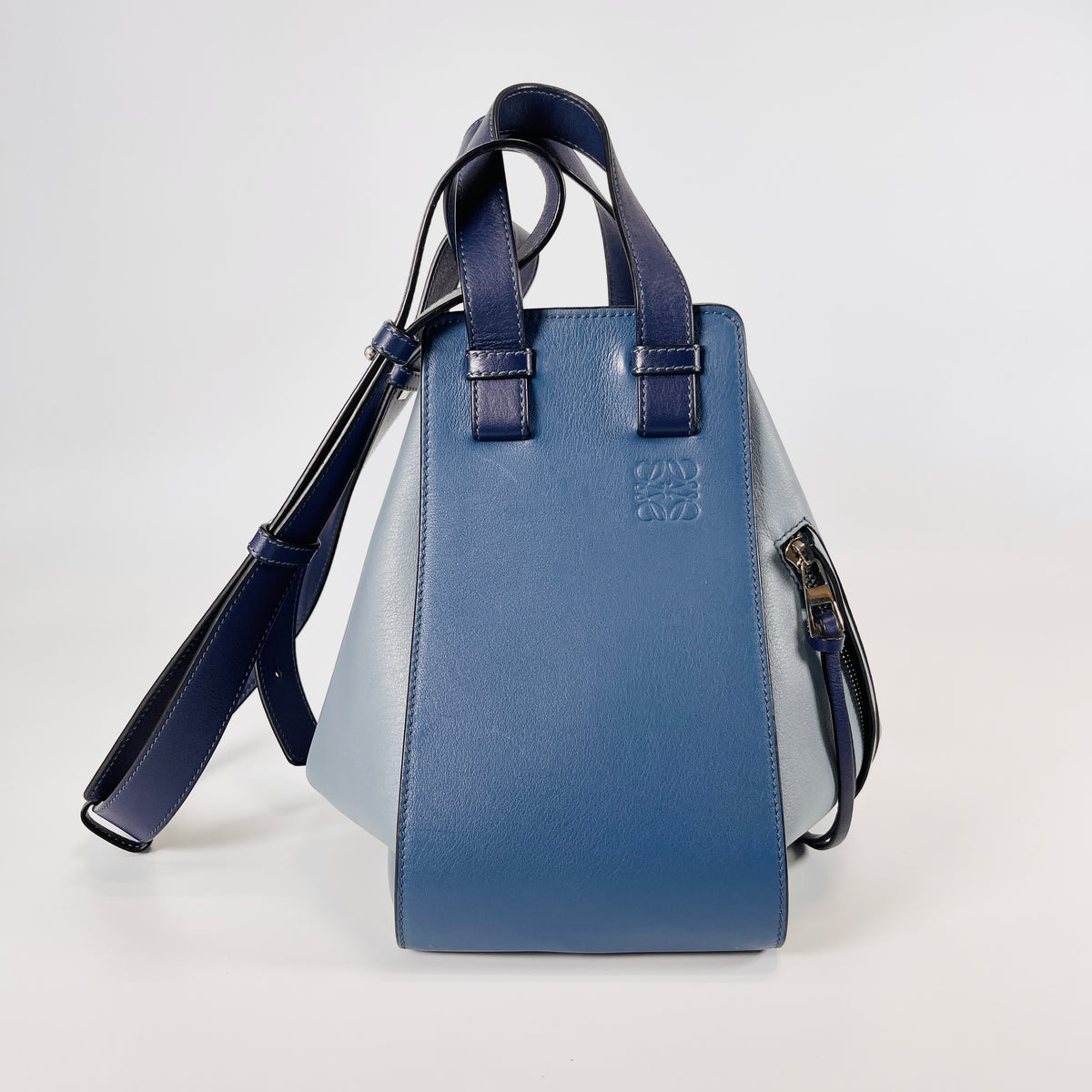 2608 Secondhand Loewe hammock bag