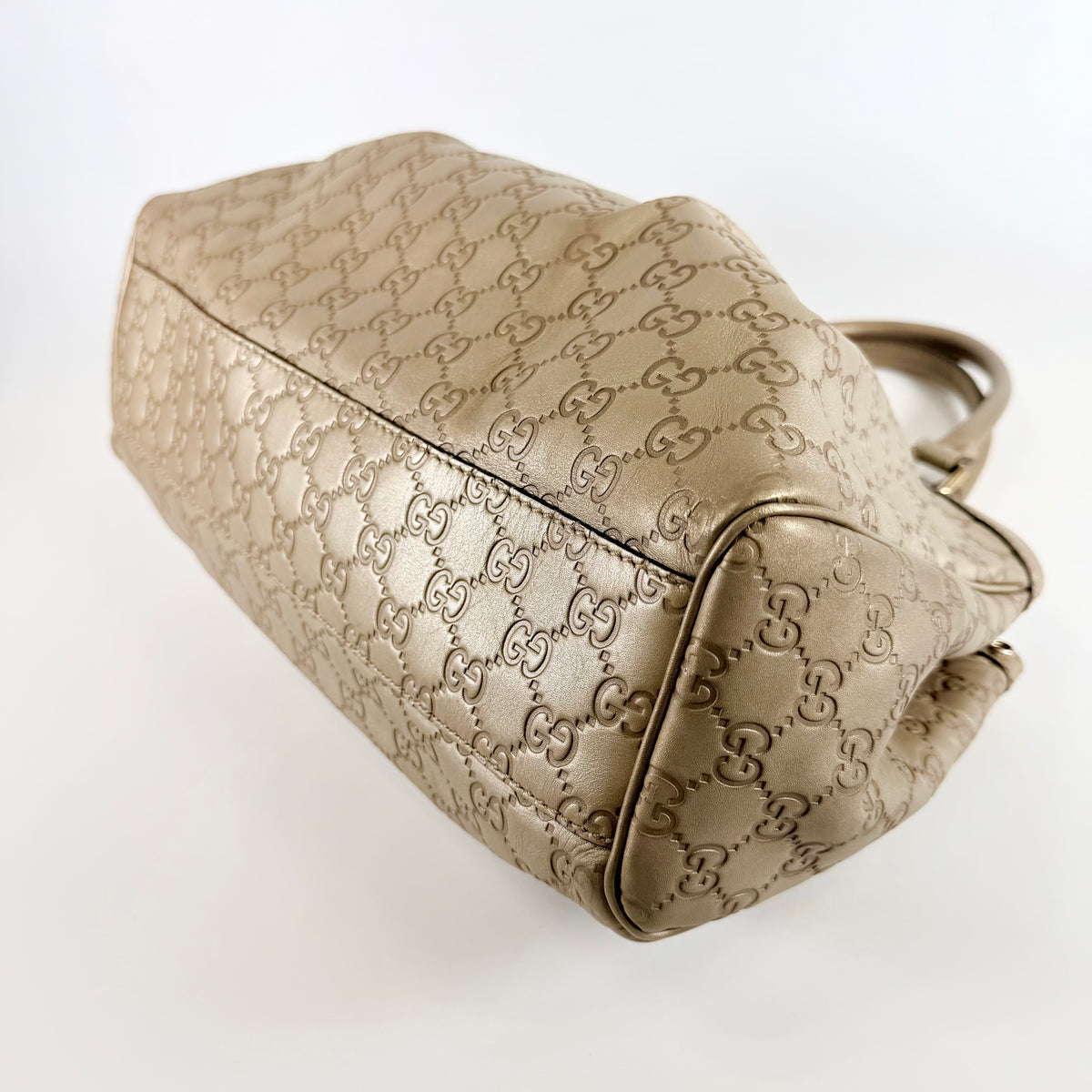 2608 secondhand GUCCI hand bag