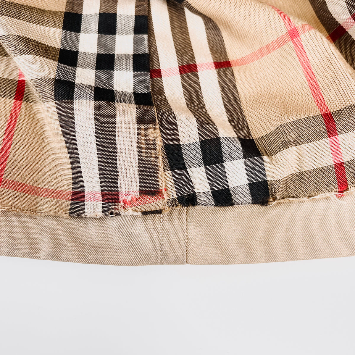 2606 secondhand BURBERRY coat beige