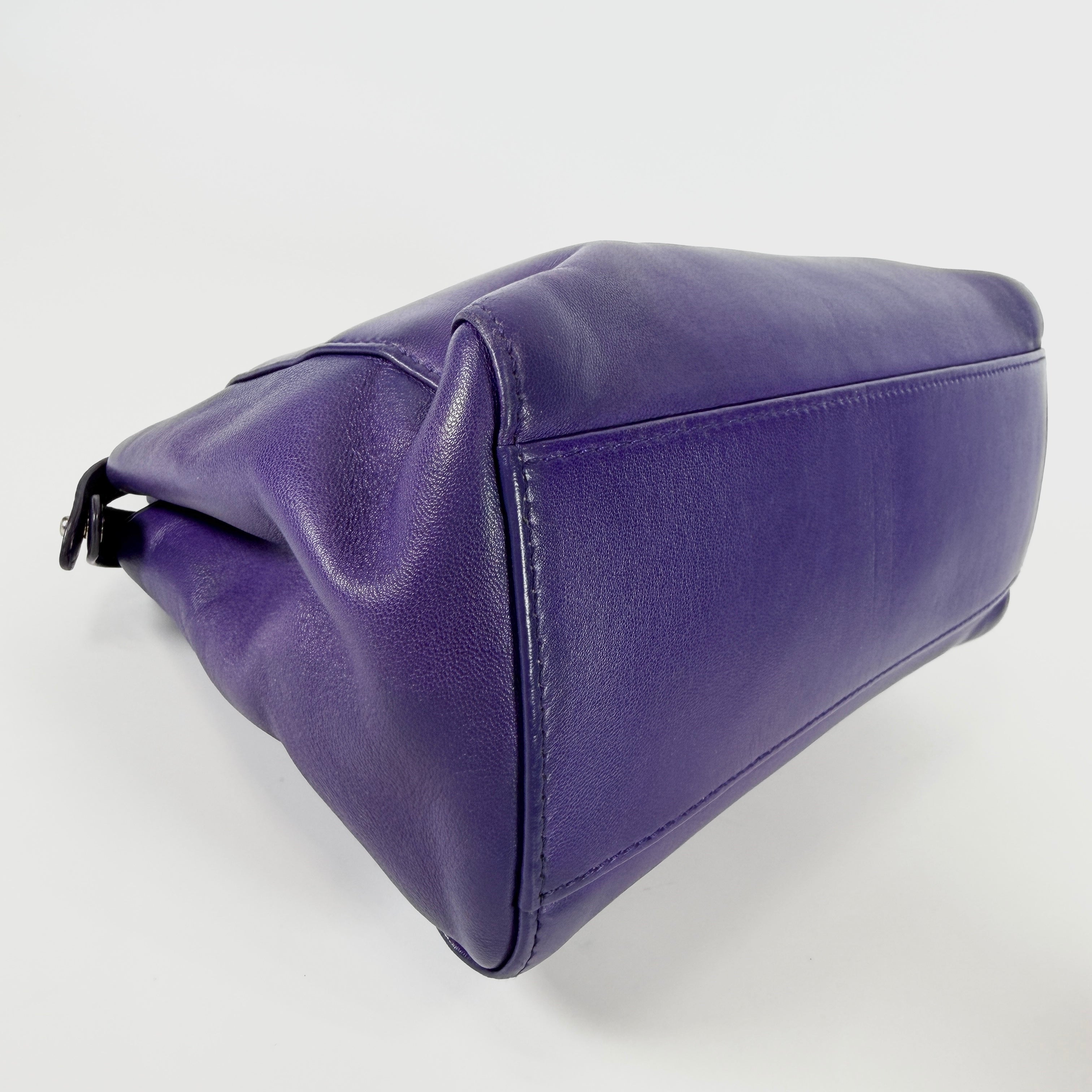 2606 secondhand FENDI mini Peekaboo