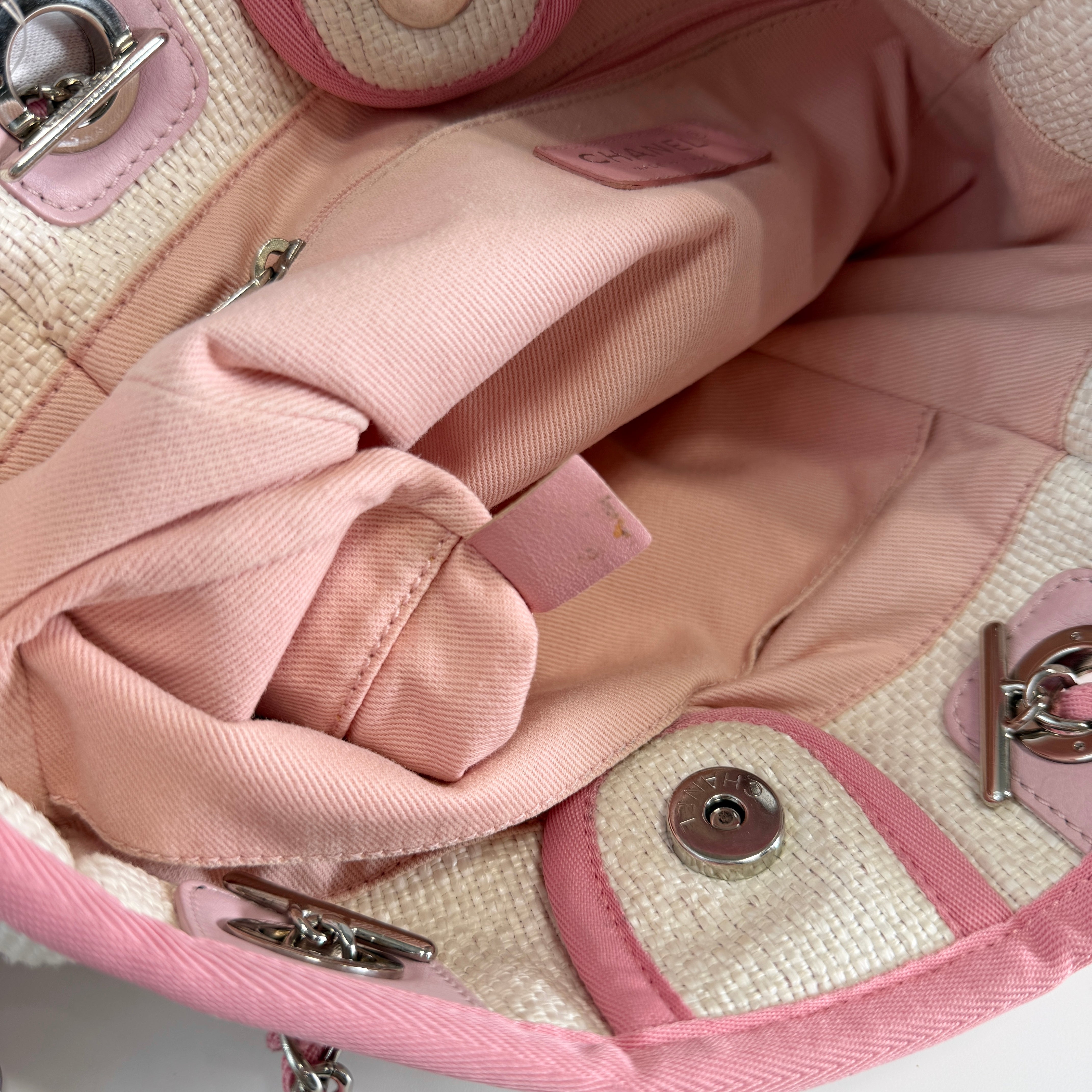2606 secondhand CHANEL Shoulder bag / Crossbody Bag Deauville