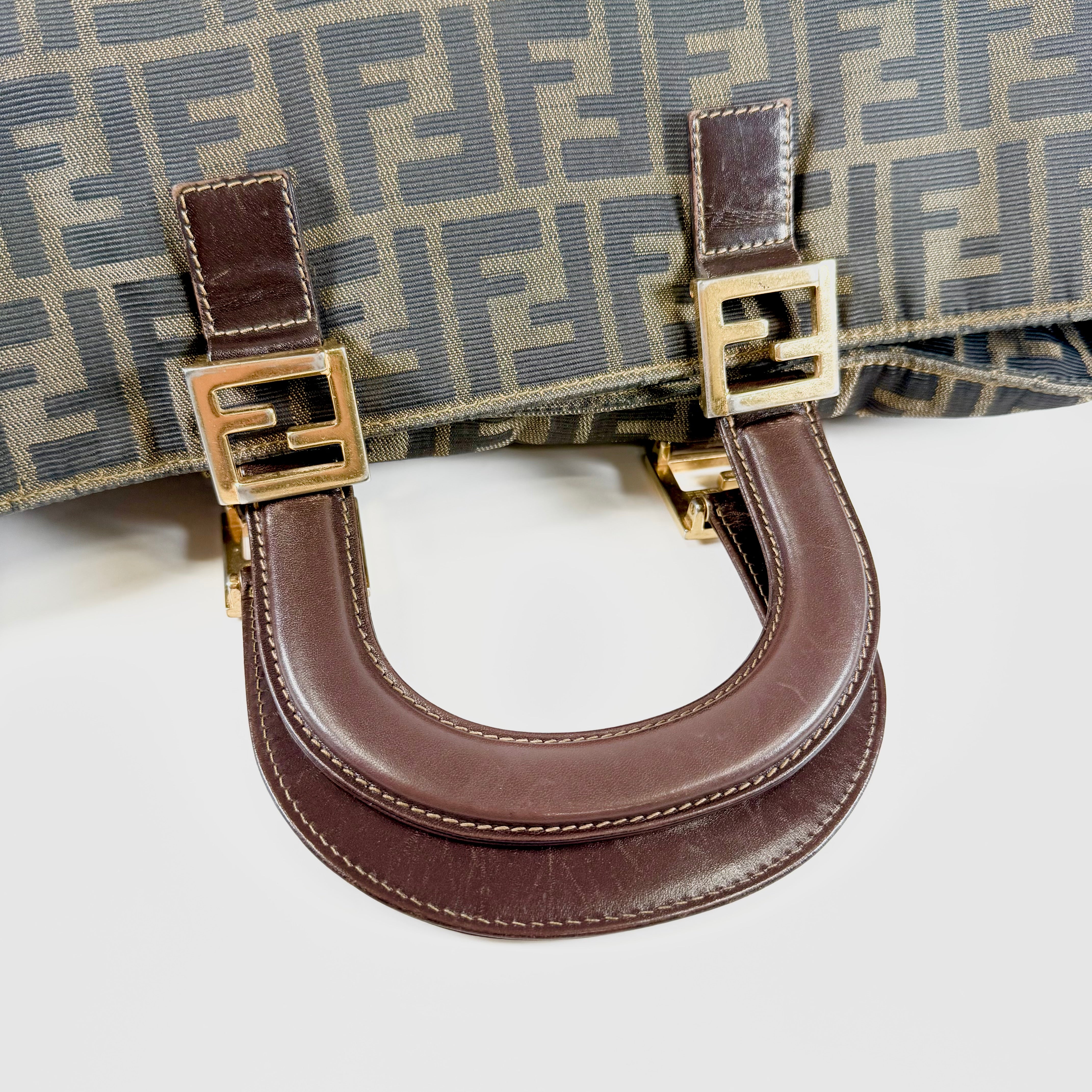 2607 secondhand FENDI Handbag FF Gold-tone Hardware Old Fendi Interior Upper Section Peeling Bottom Stain