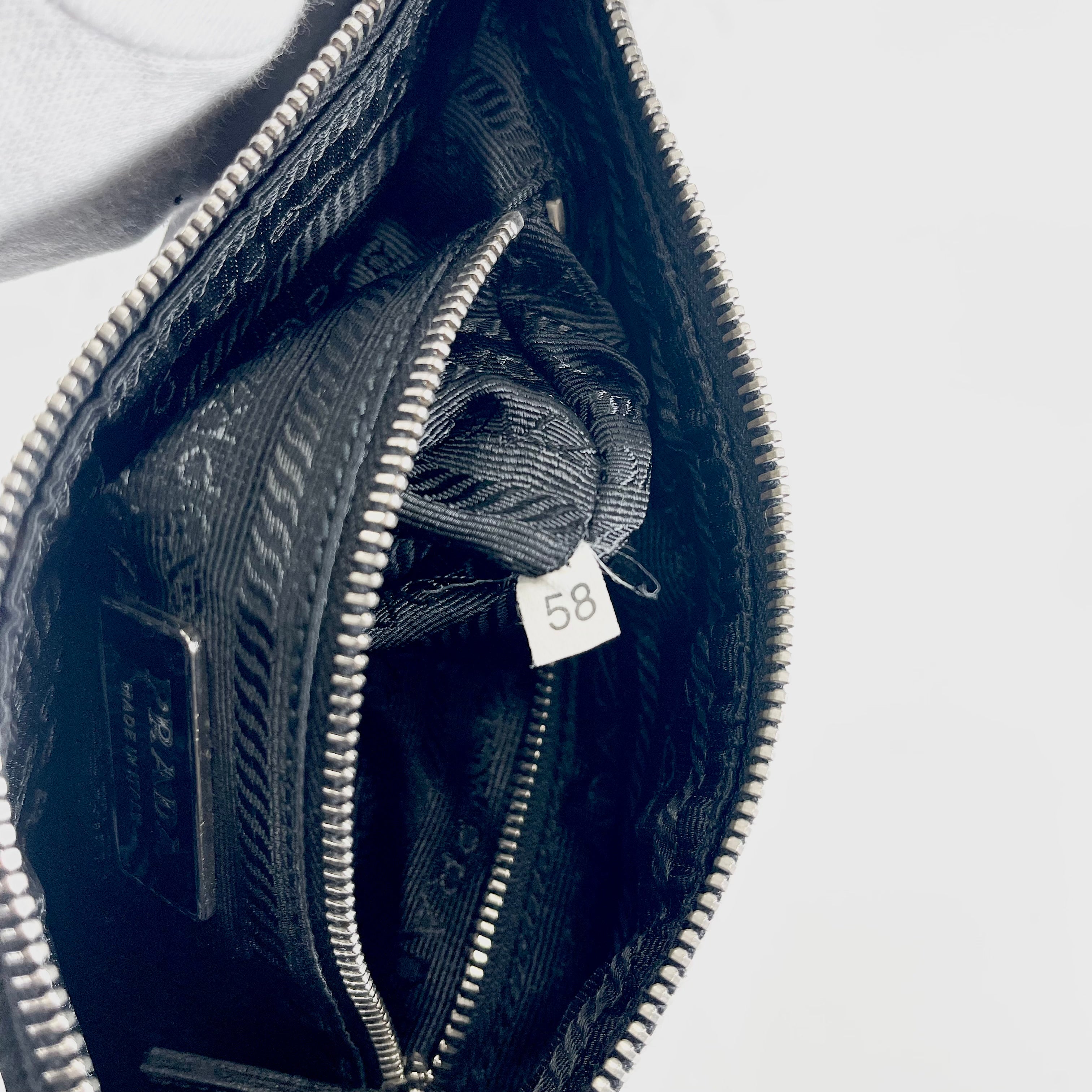 2605 secondhand PRADA nylon Shoulder bag
