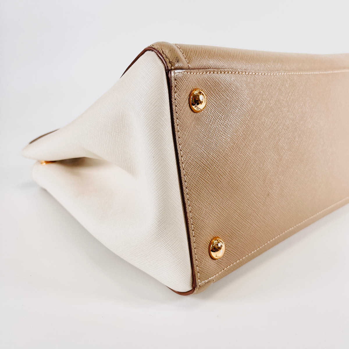 2608 secondhand PRADA Galleria beige leather 1BG007