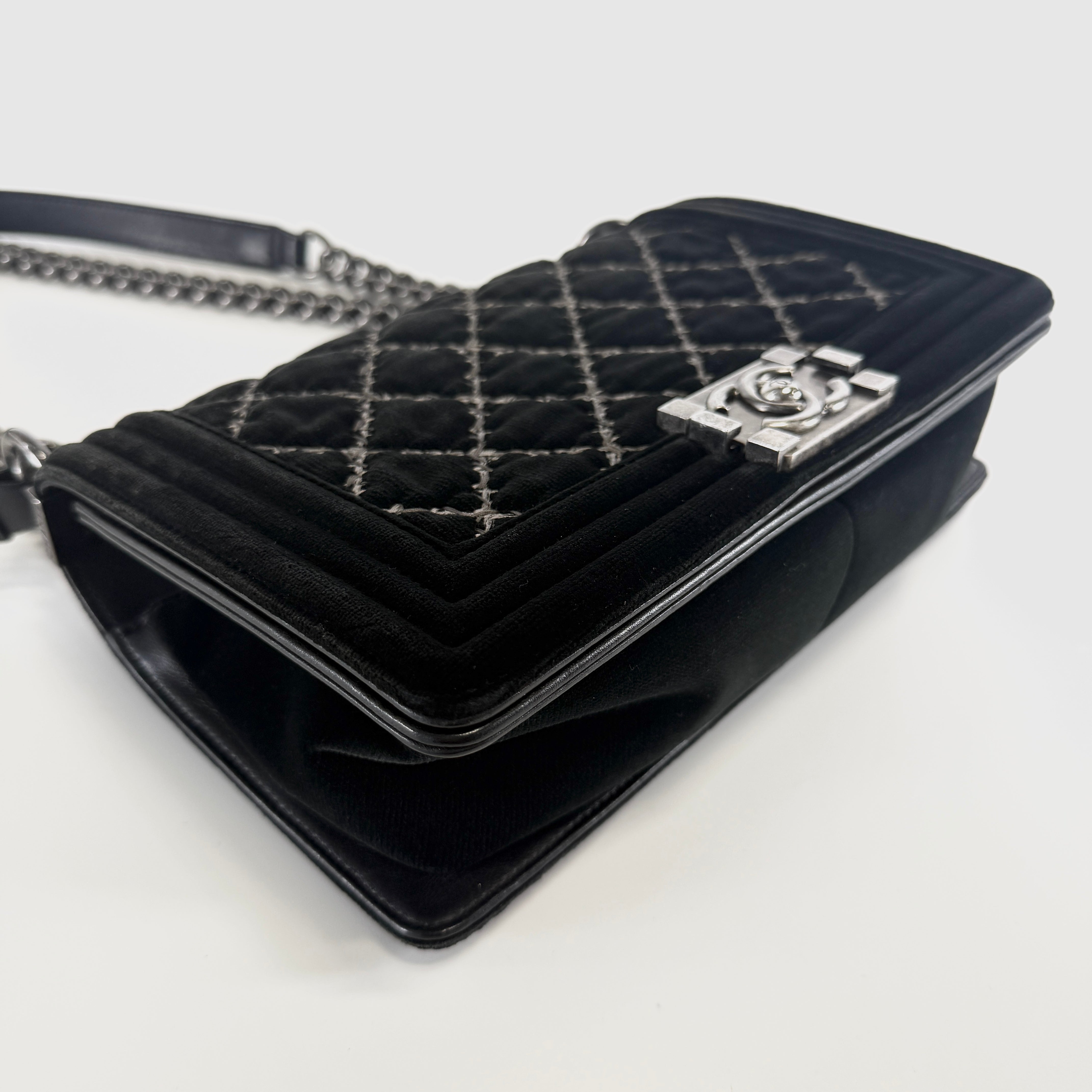 2606 secondhand CHANEL Boy 25 Velour Chain Shoulder Bag black gun metallic metal fittings 19944766 19