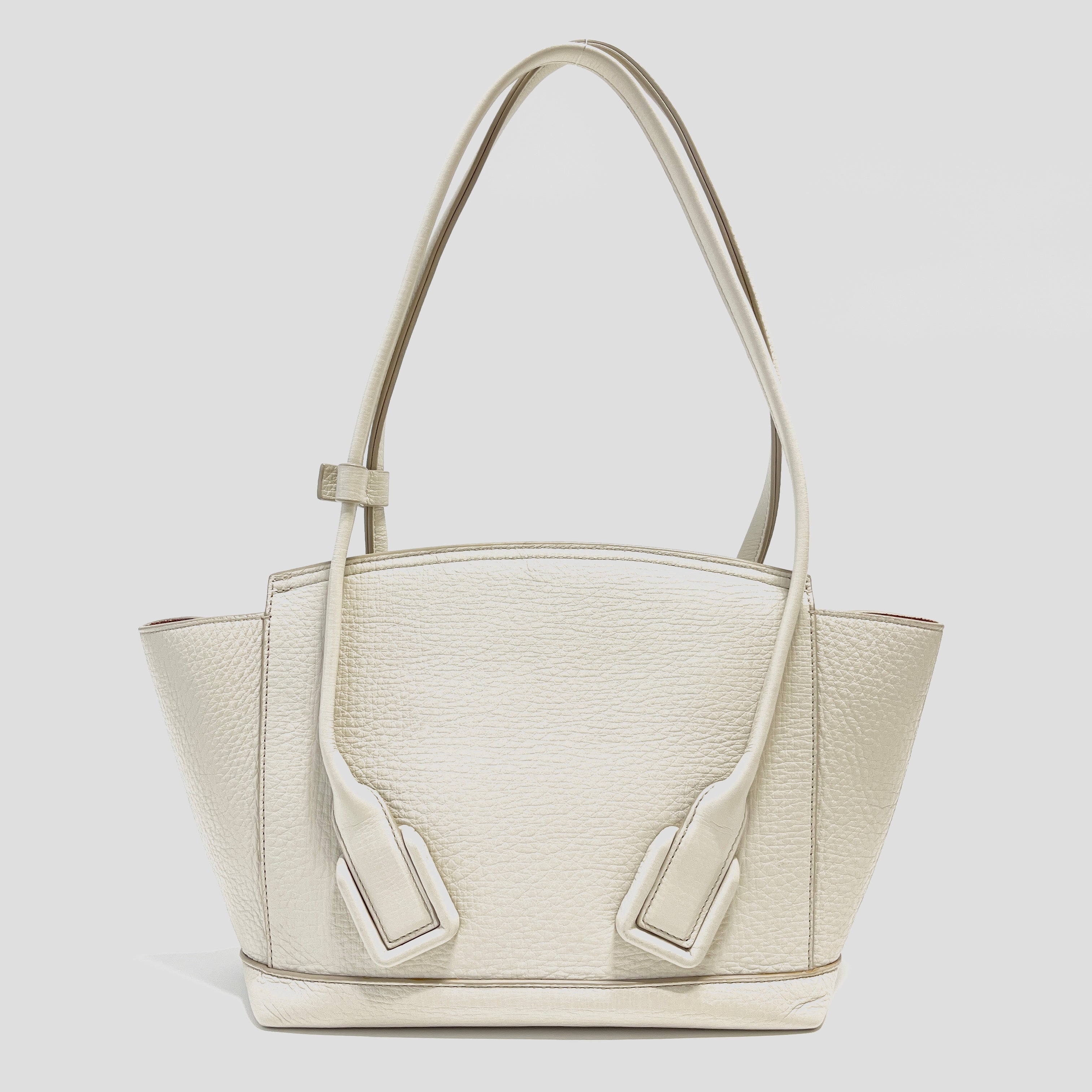 2605 secondhand BOTTEGAVENETA The Arco Large leather Shoulder bag white