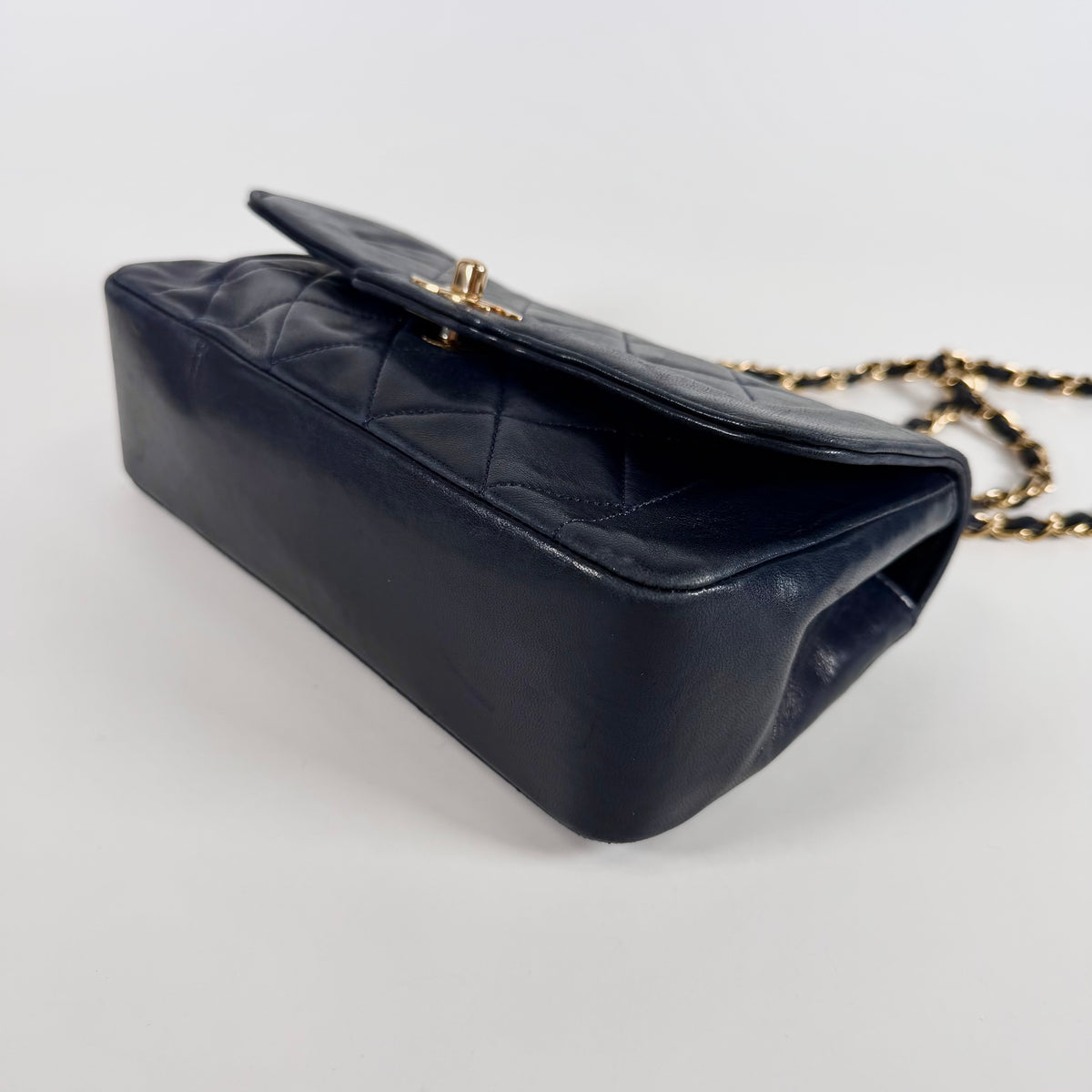 2608 secondhand CHANEL Shoulder bag Recolor