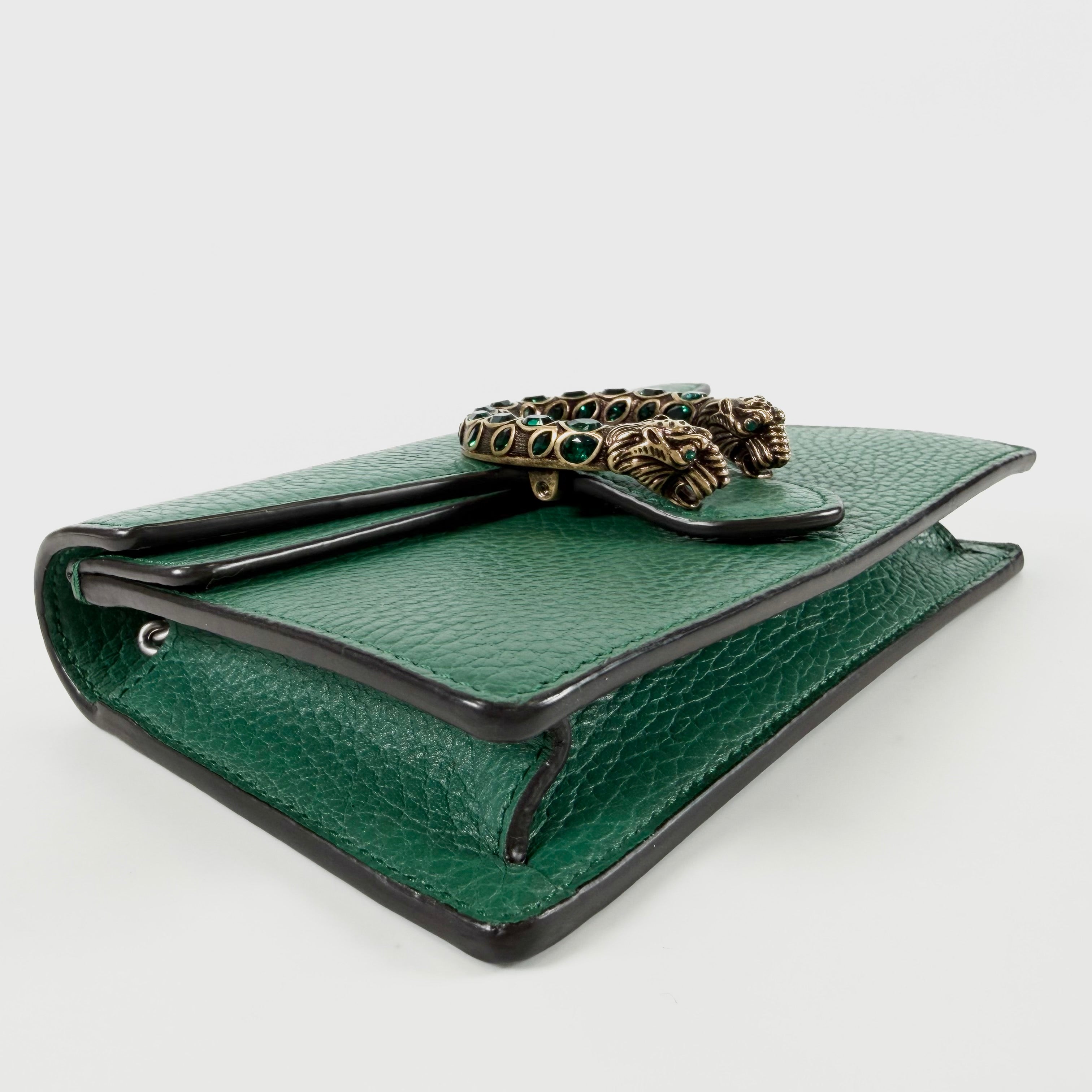 2608 secondhand GUCCI Shoulder bag / Crossbody Bag