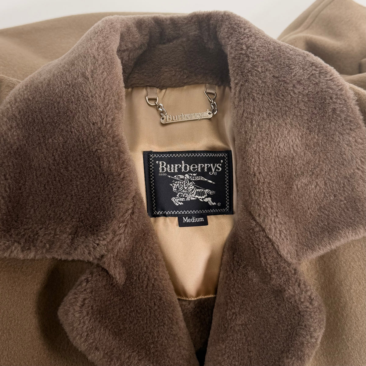 2606 secondhand BURBERRY coat