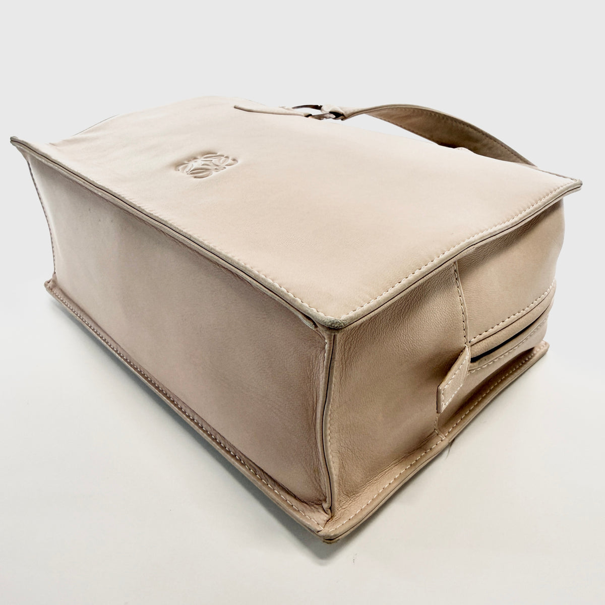 2606 secondhand LOEWE hand bag hand bag anagram metal fittings