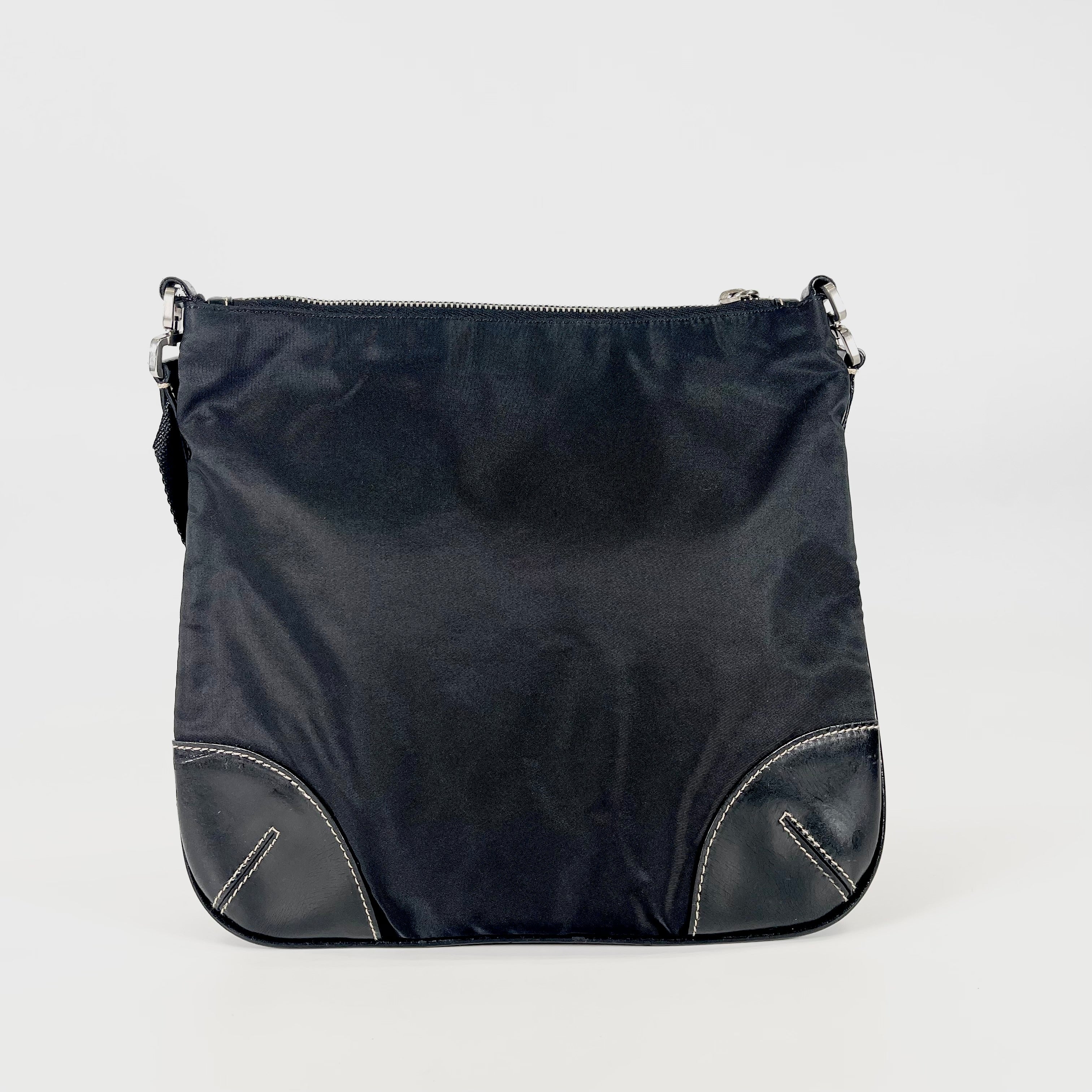 2605 secondhand PRADA nylon Shoulder bag