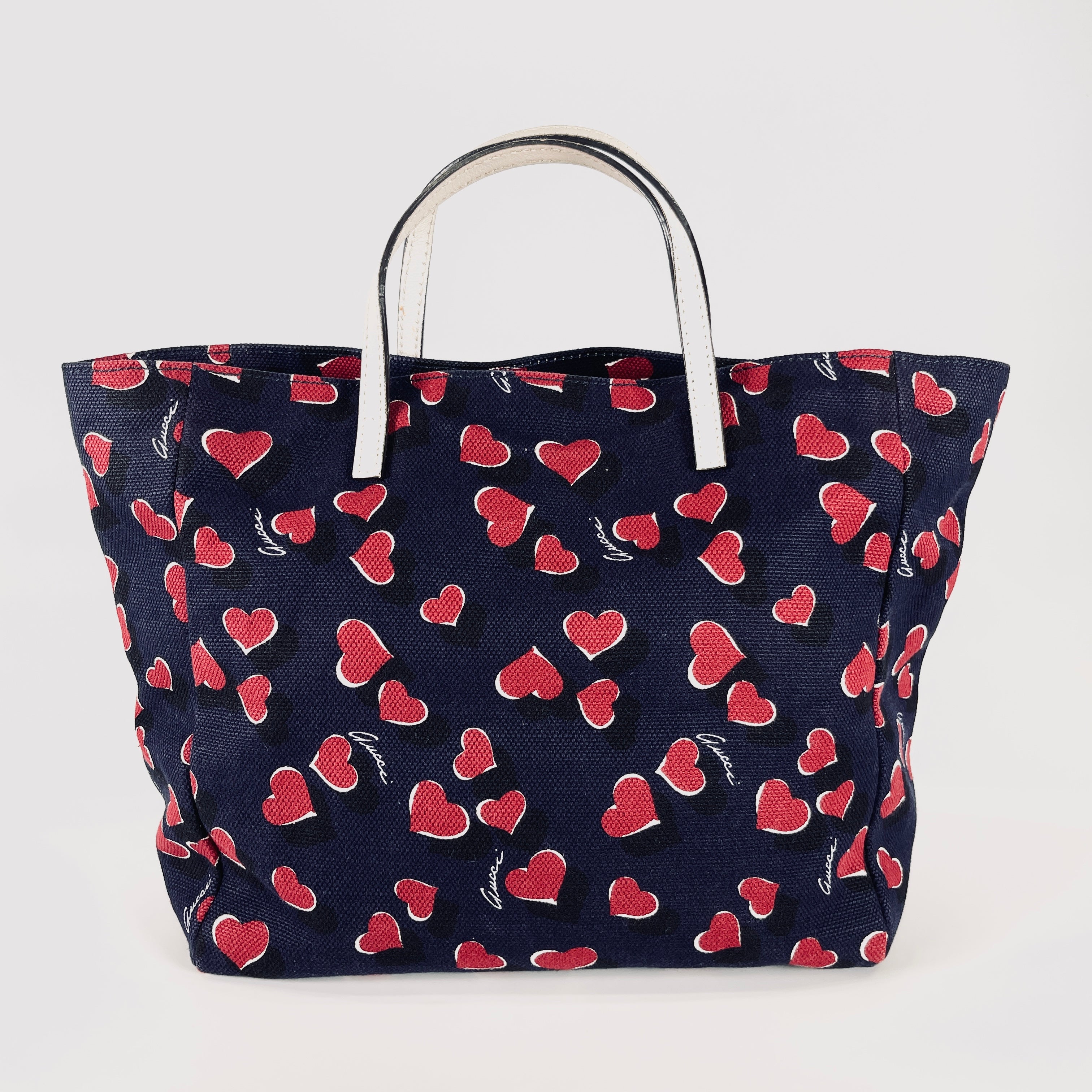 2606 secondhand GUCCI heart hand bag