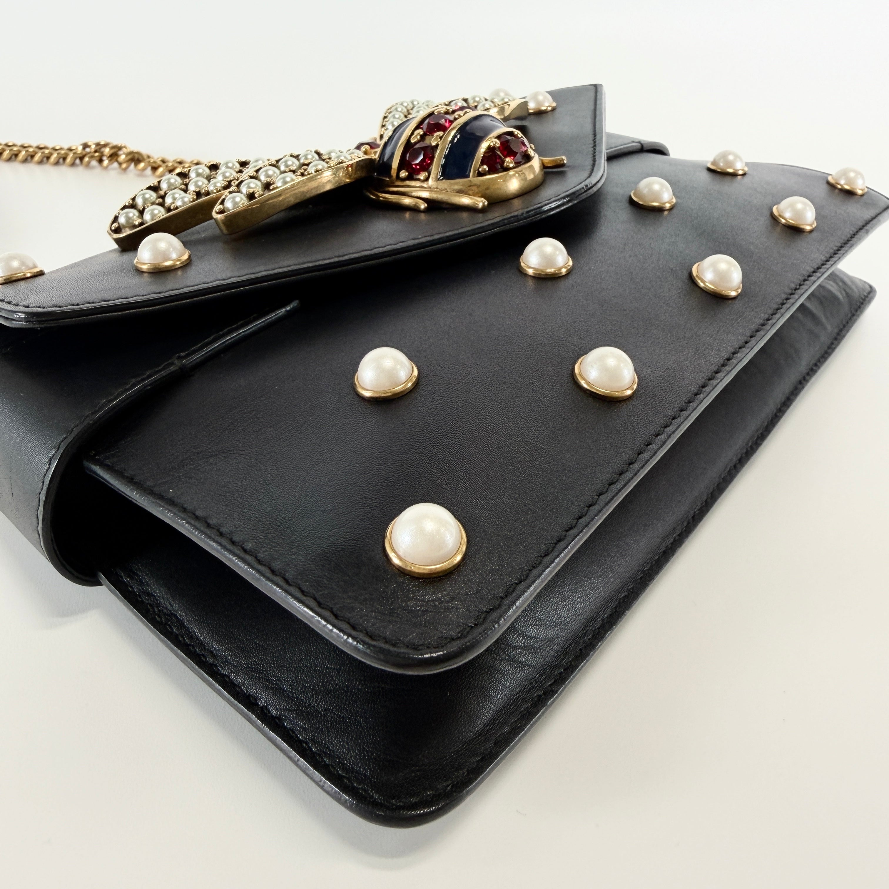 2607 secondhand GUCCI Shoulder bag / Crossbody Bag Pearl & Bee