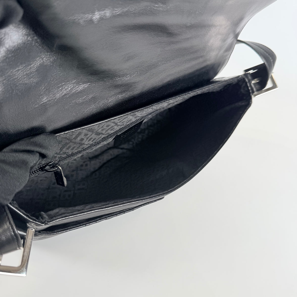 2608 secondhand BALLY hand bag