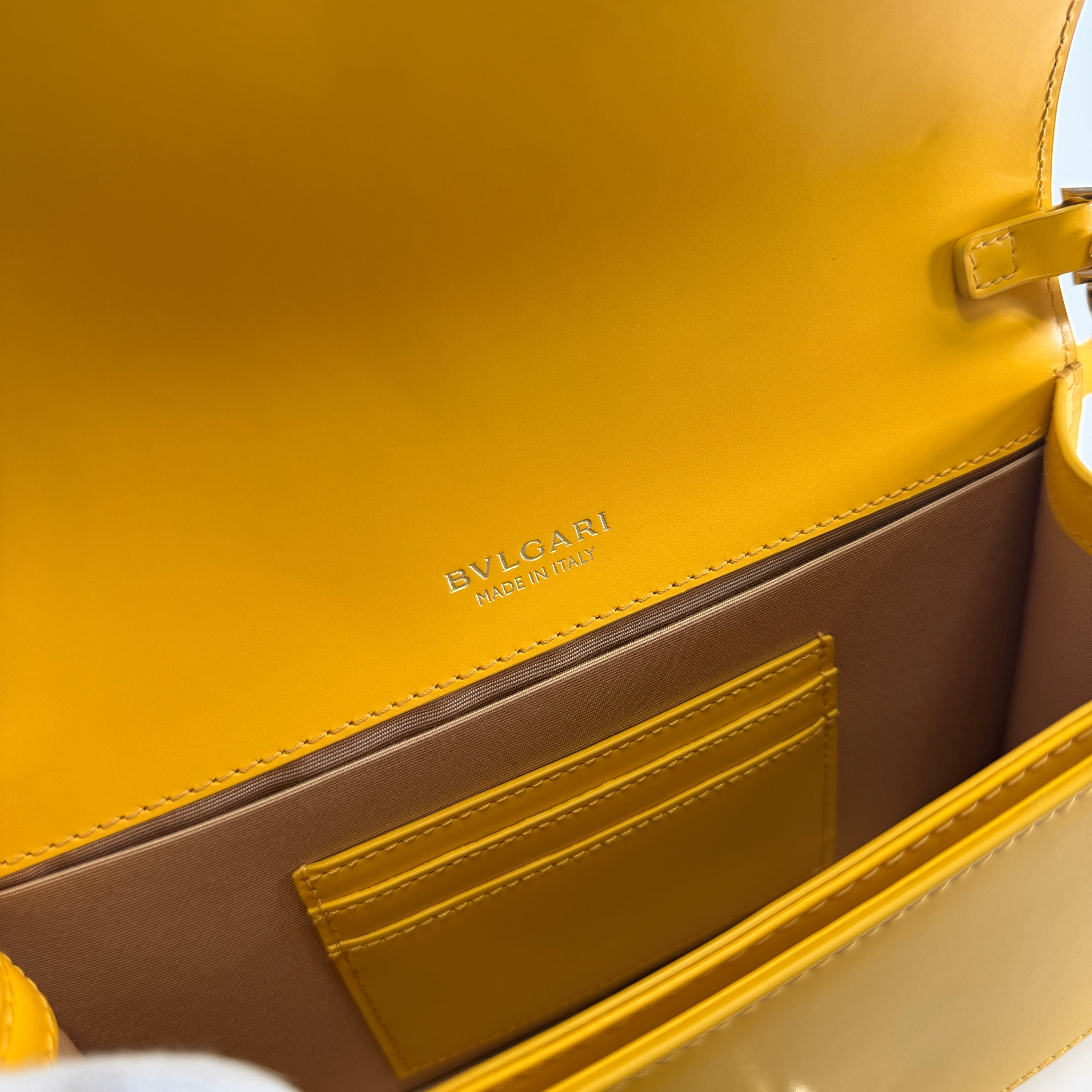 2607 secondhand BVLGARI Serpenti leather Shoulder bag Yellow mirror With