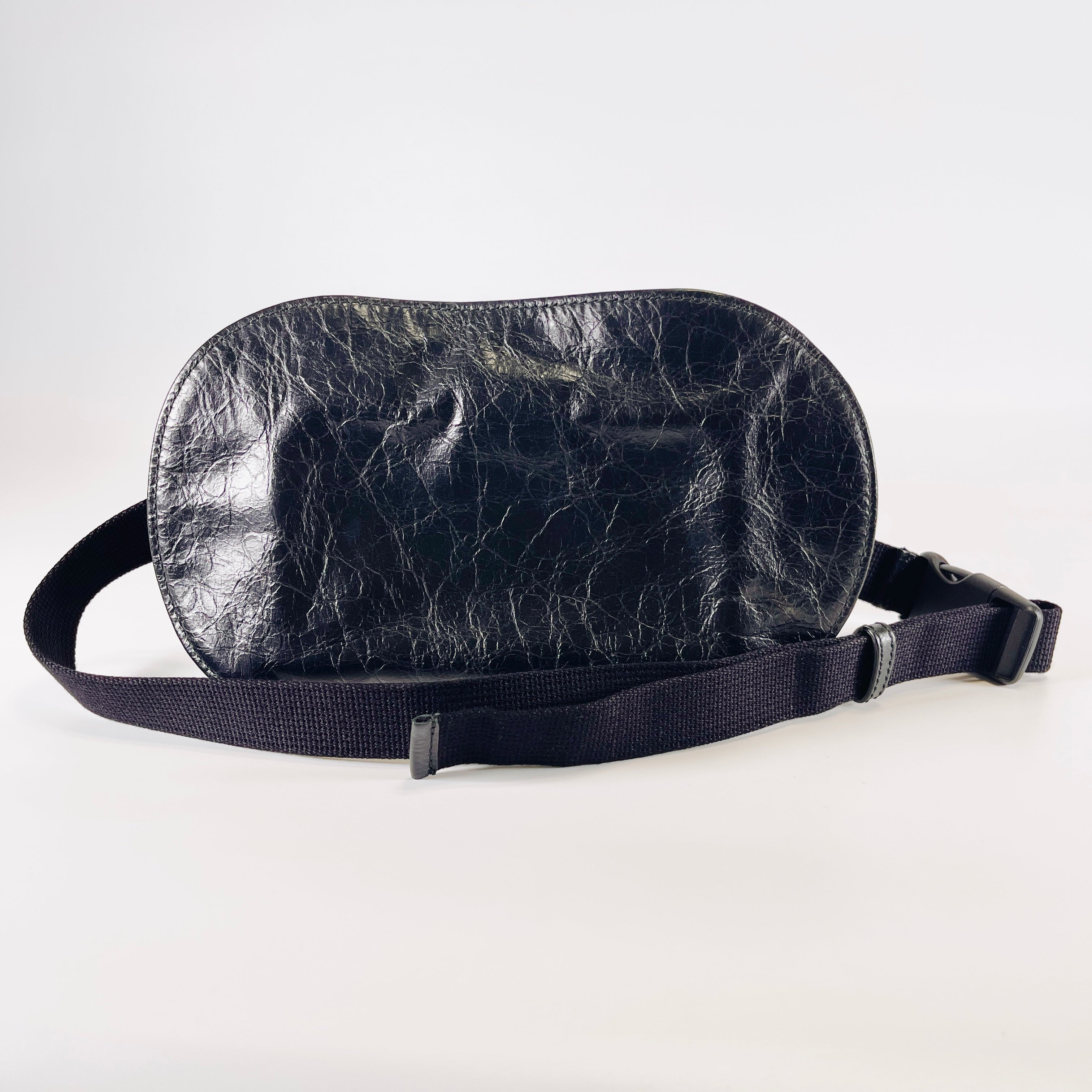 2604 secondhand GUCCI Interlocking G Body Bag