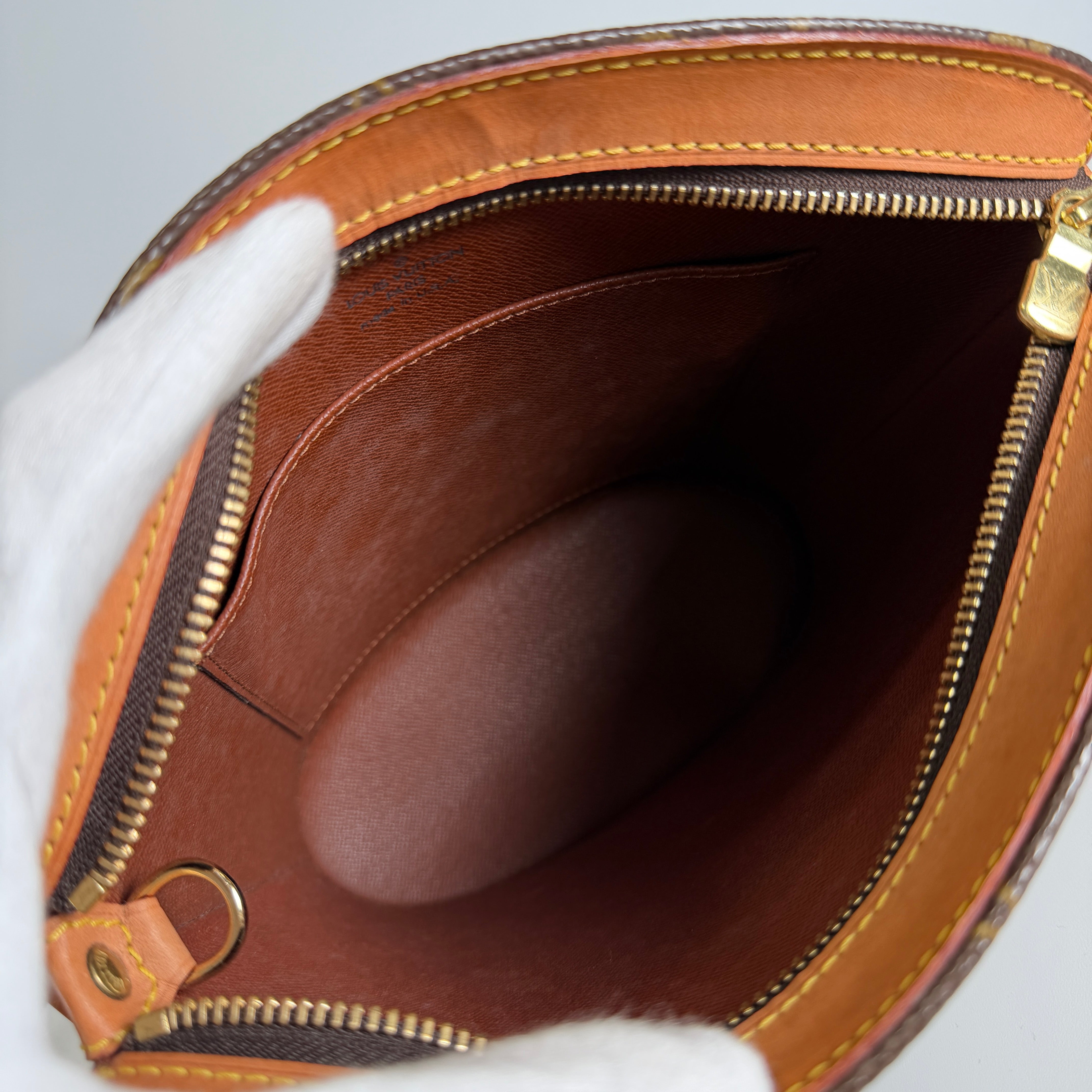 2607 secondhand LV Monogram Drouo