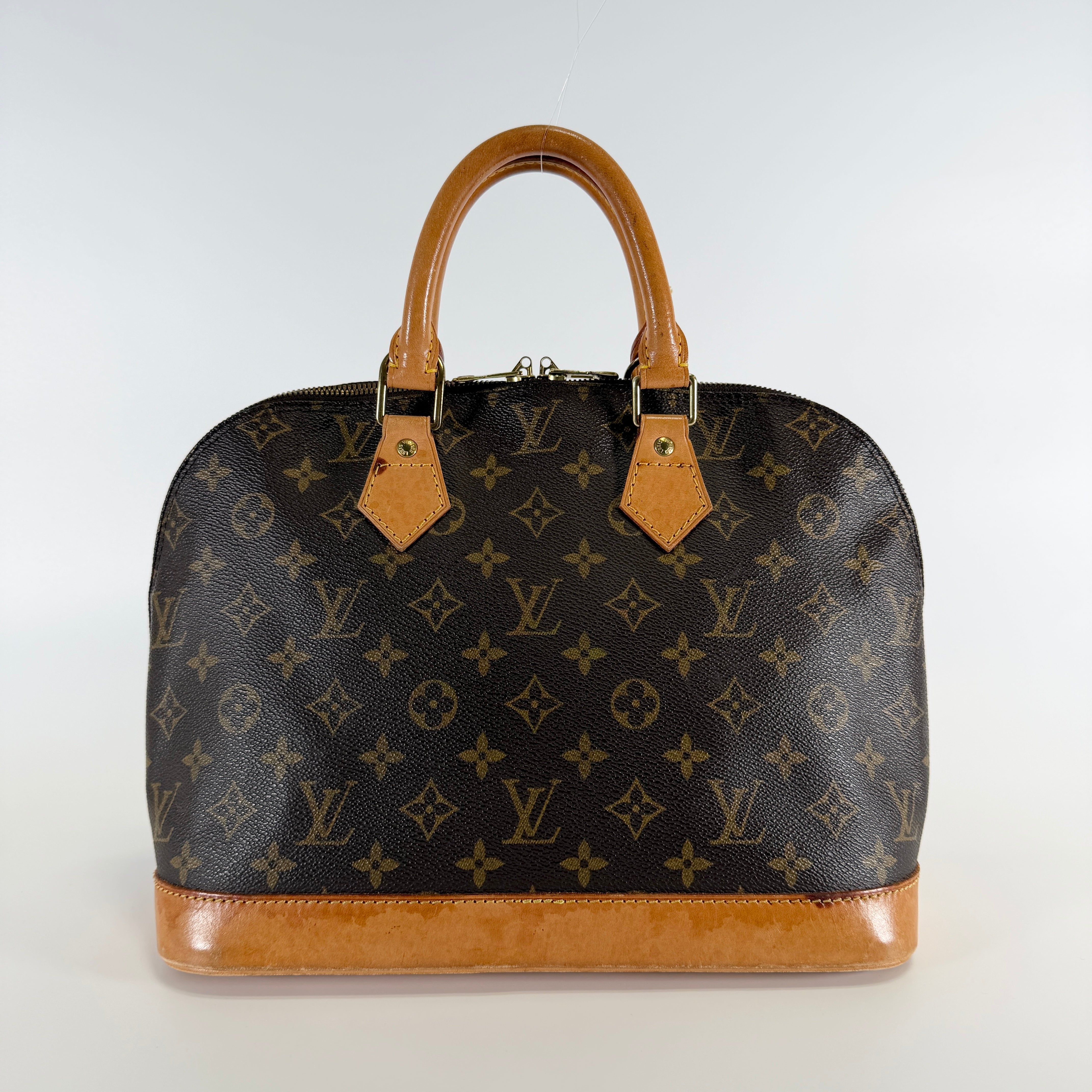 2607 secondhand LV Monogram Alma PM