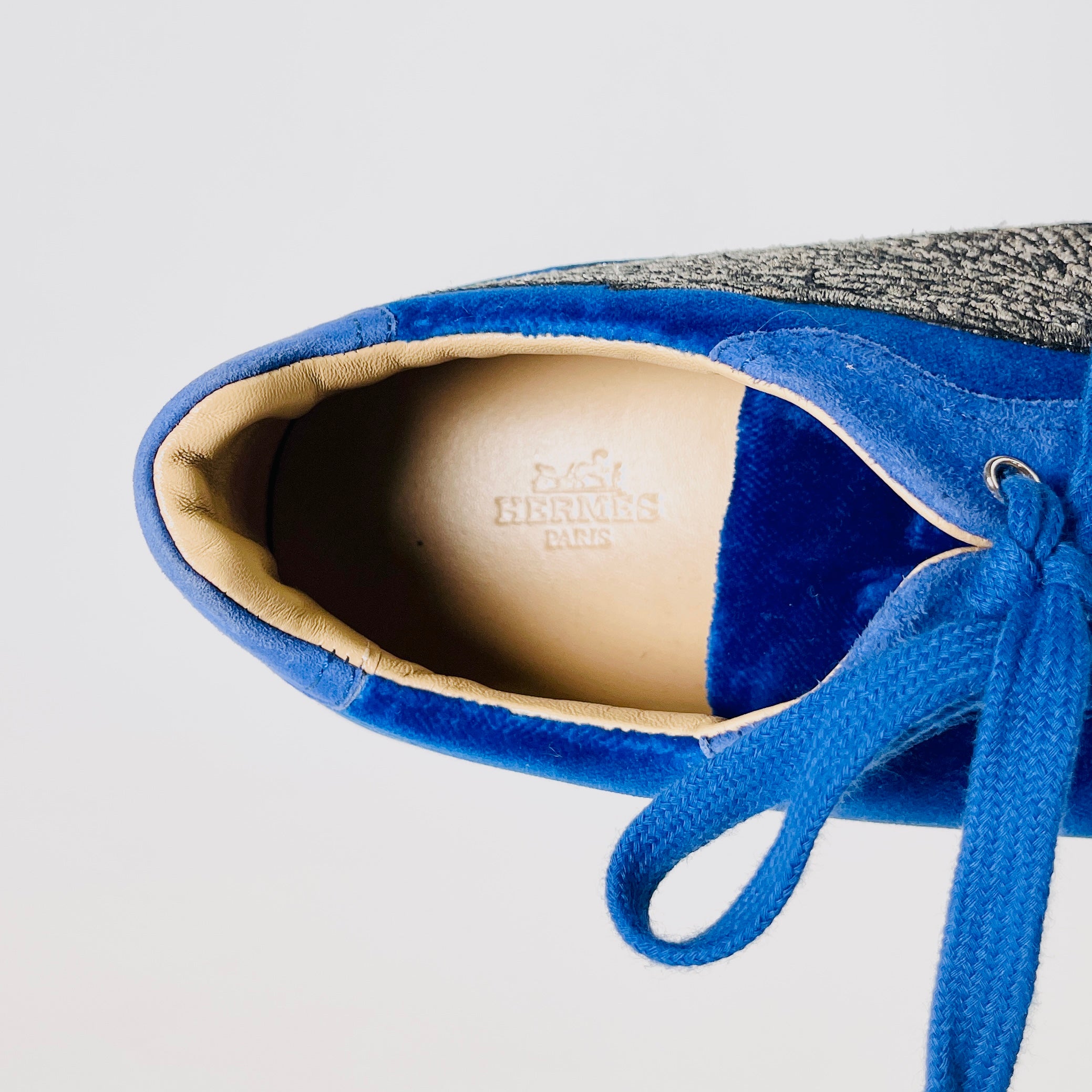 2603 secondhand HERMES sneakers