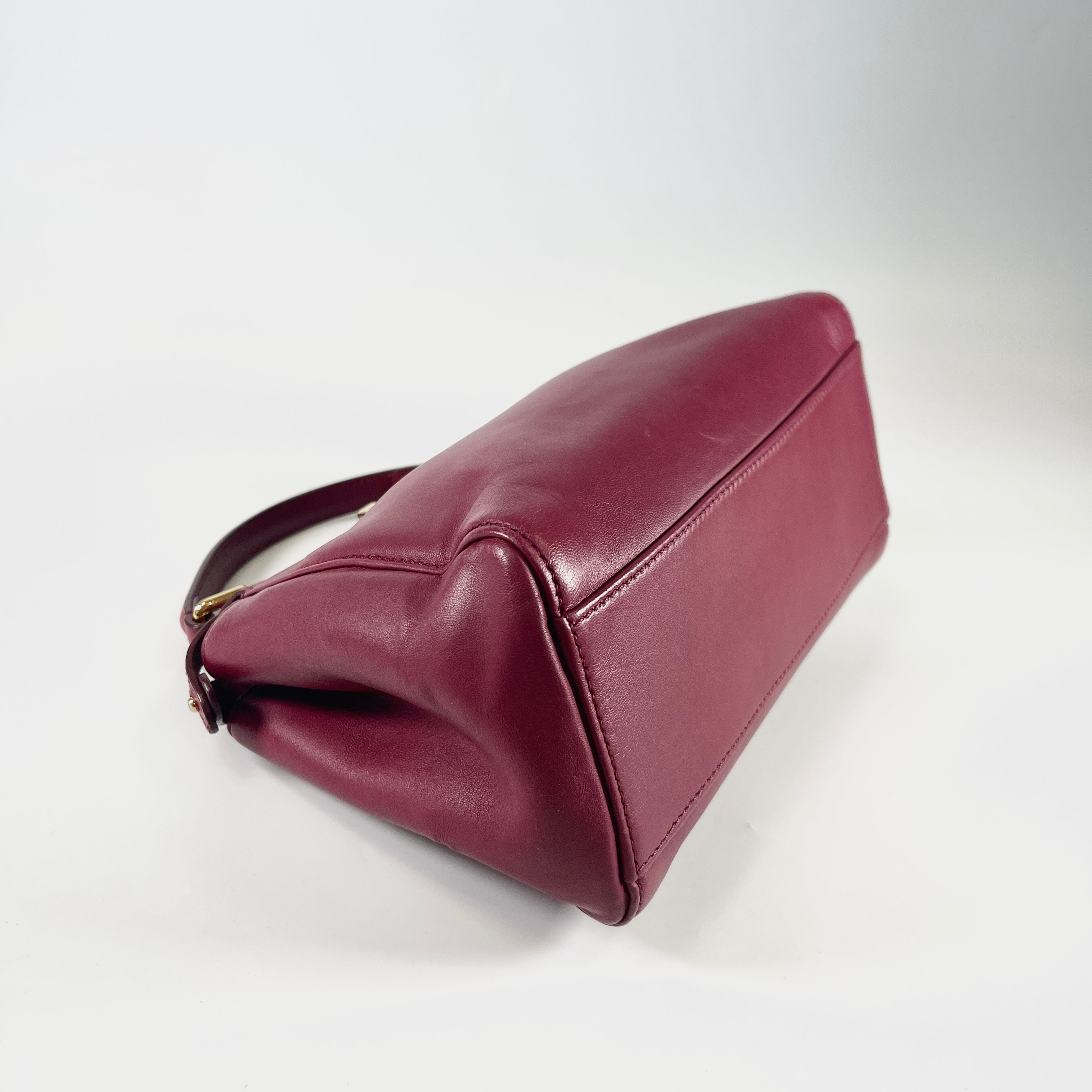 2605 secondhand FENDI Peekaboo mini