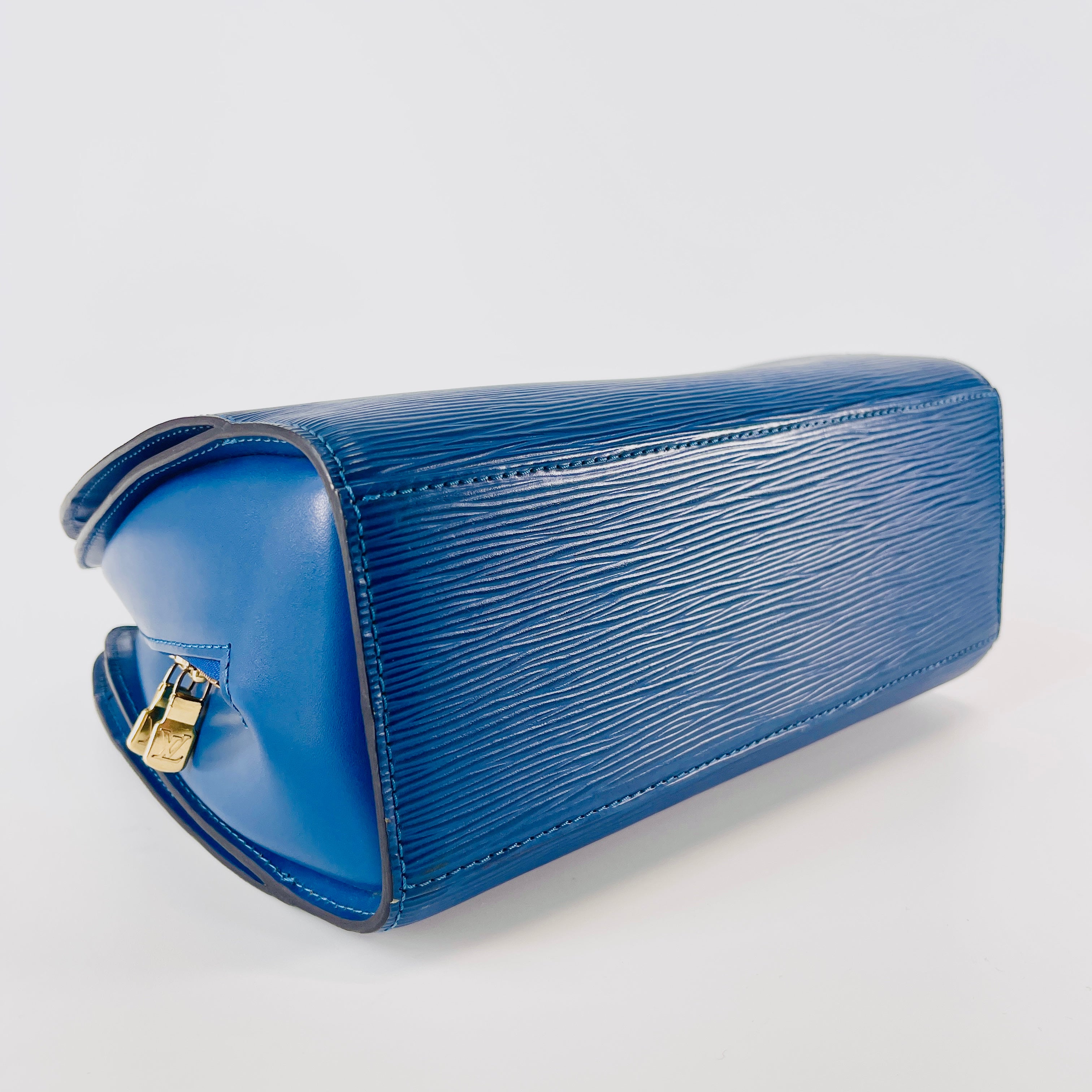 2604 secondhand LV Epi Pont Neuf