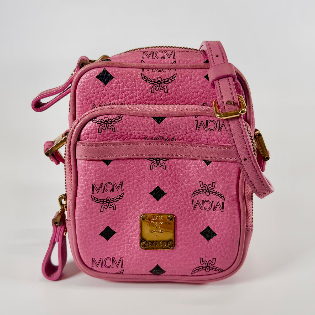 2607 secondhand MCM shoulder bag