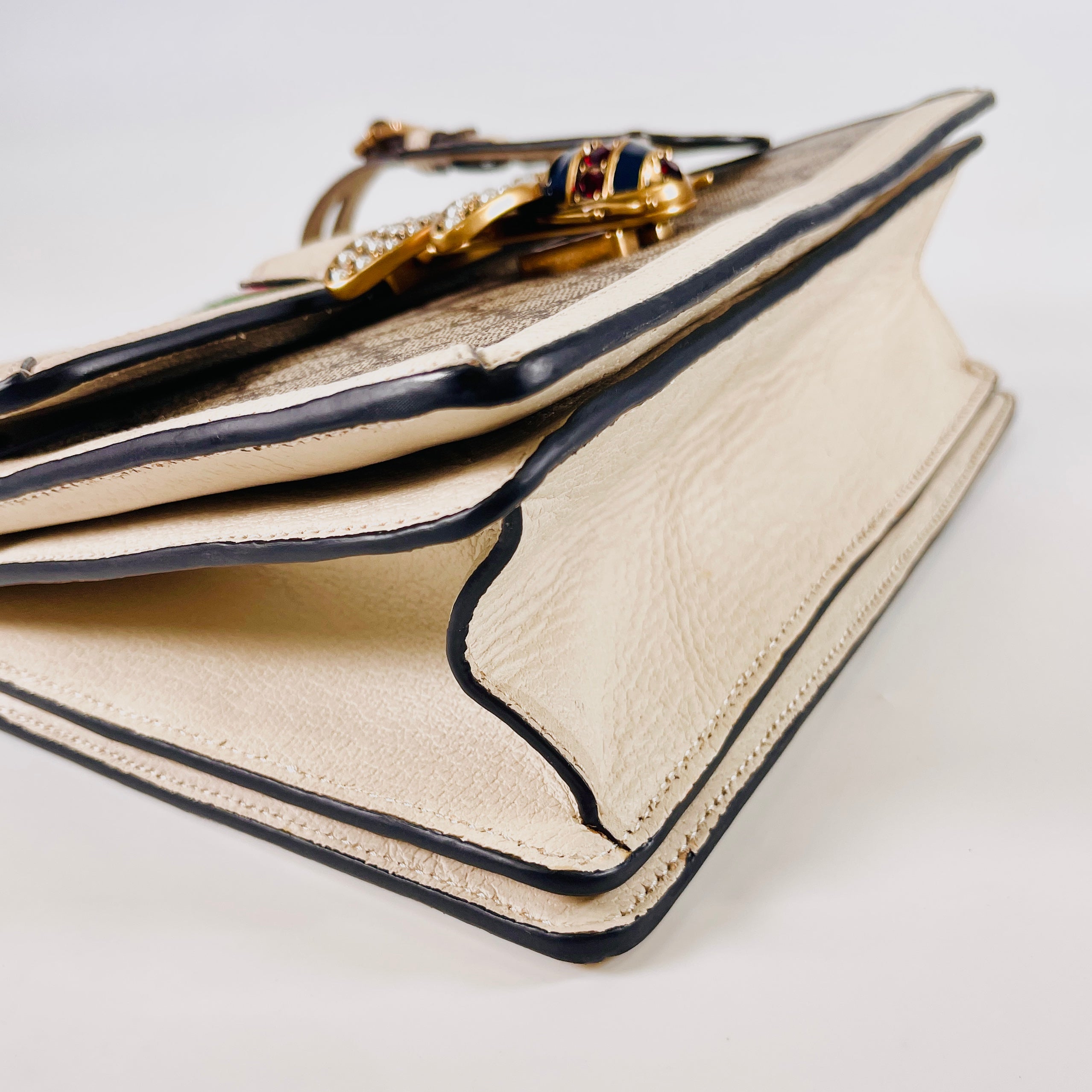 2603 secondhand GUCCI Shoulder bag / Crossbody Bag GG Supreme