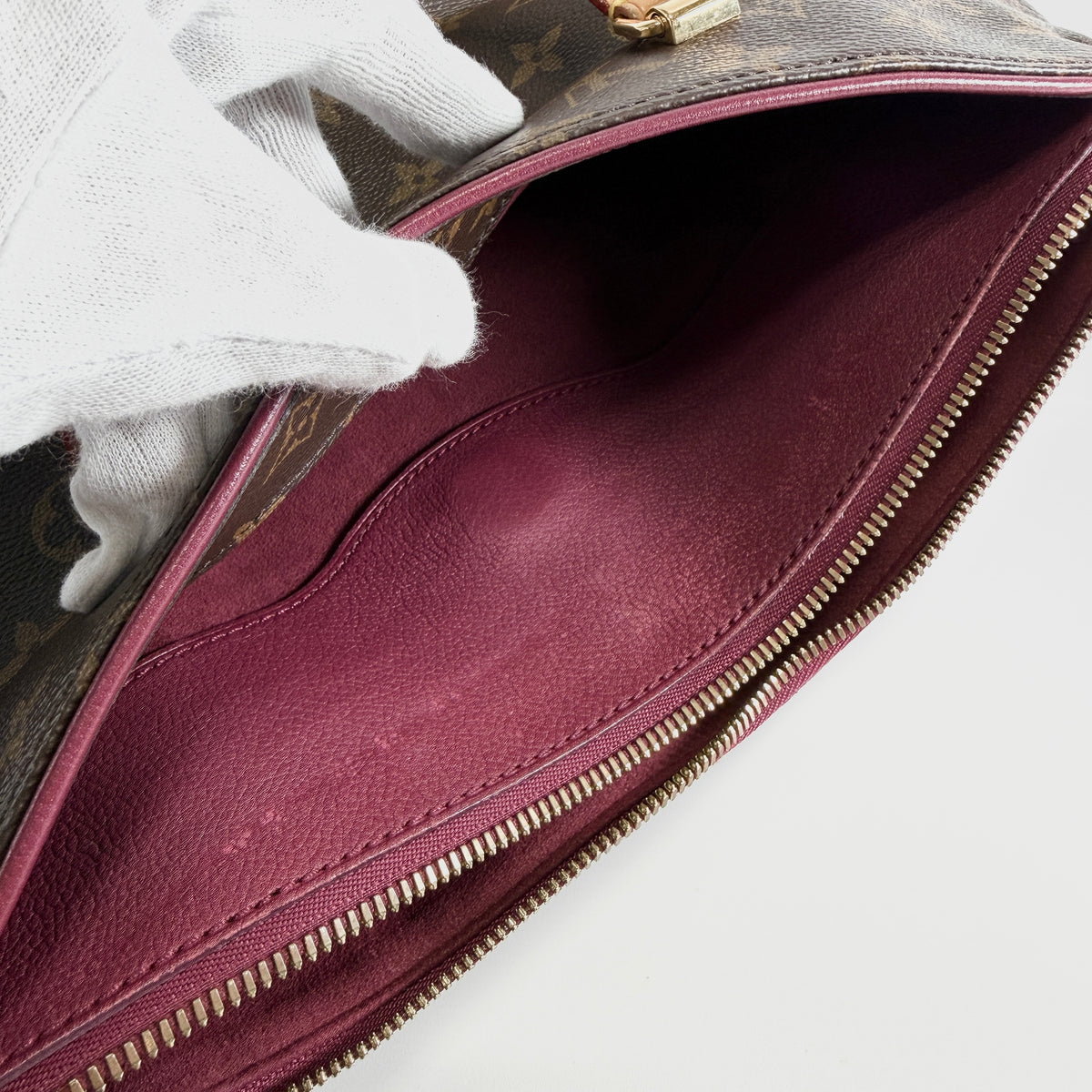 2606 secondhand LV Monogram M40906 Aurore Pallas