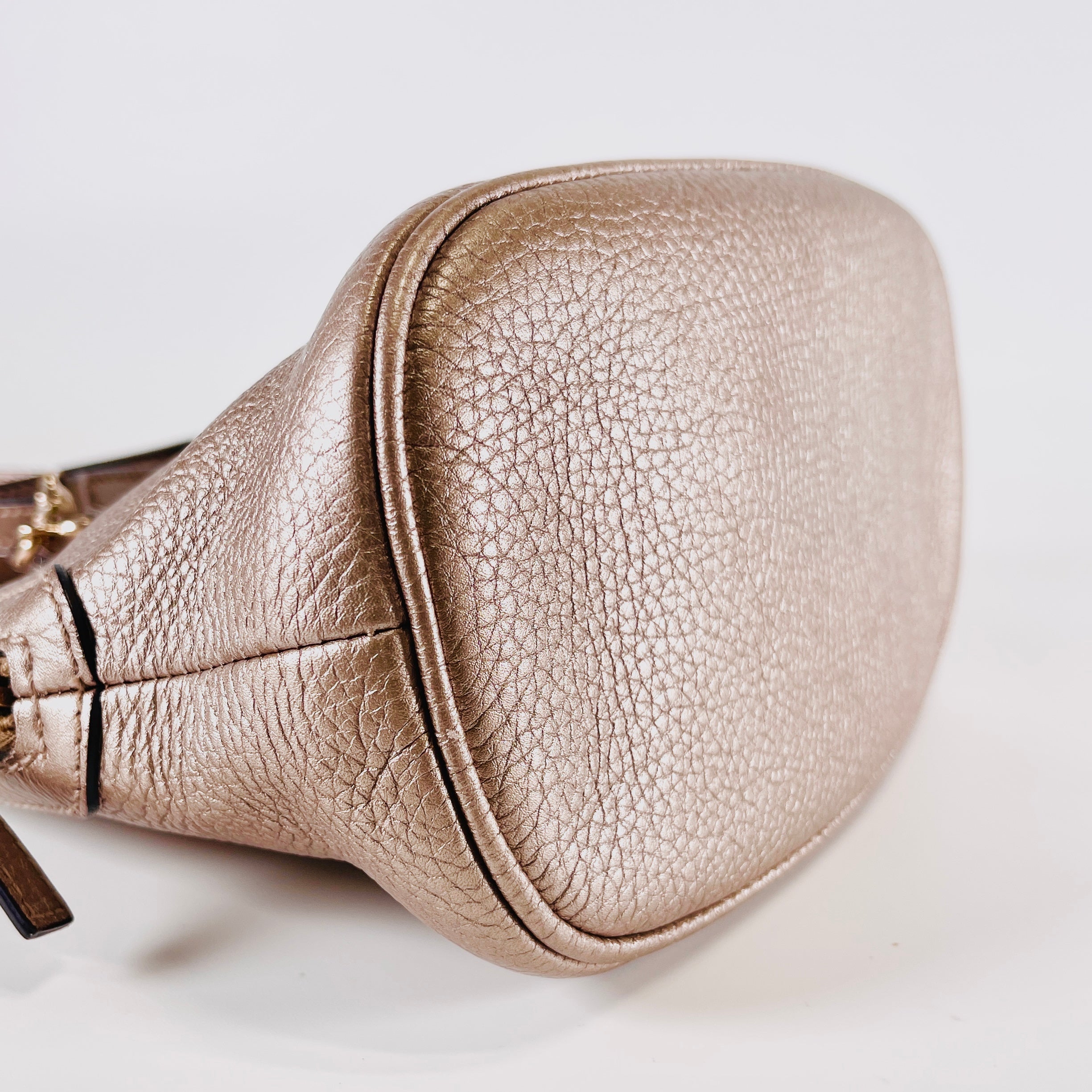 2604 secondhand GUCCI hand bag