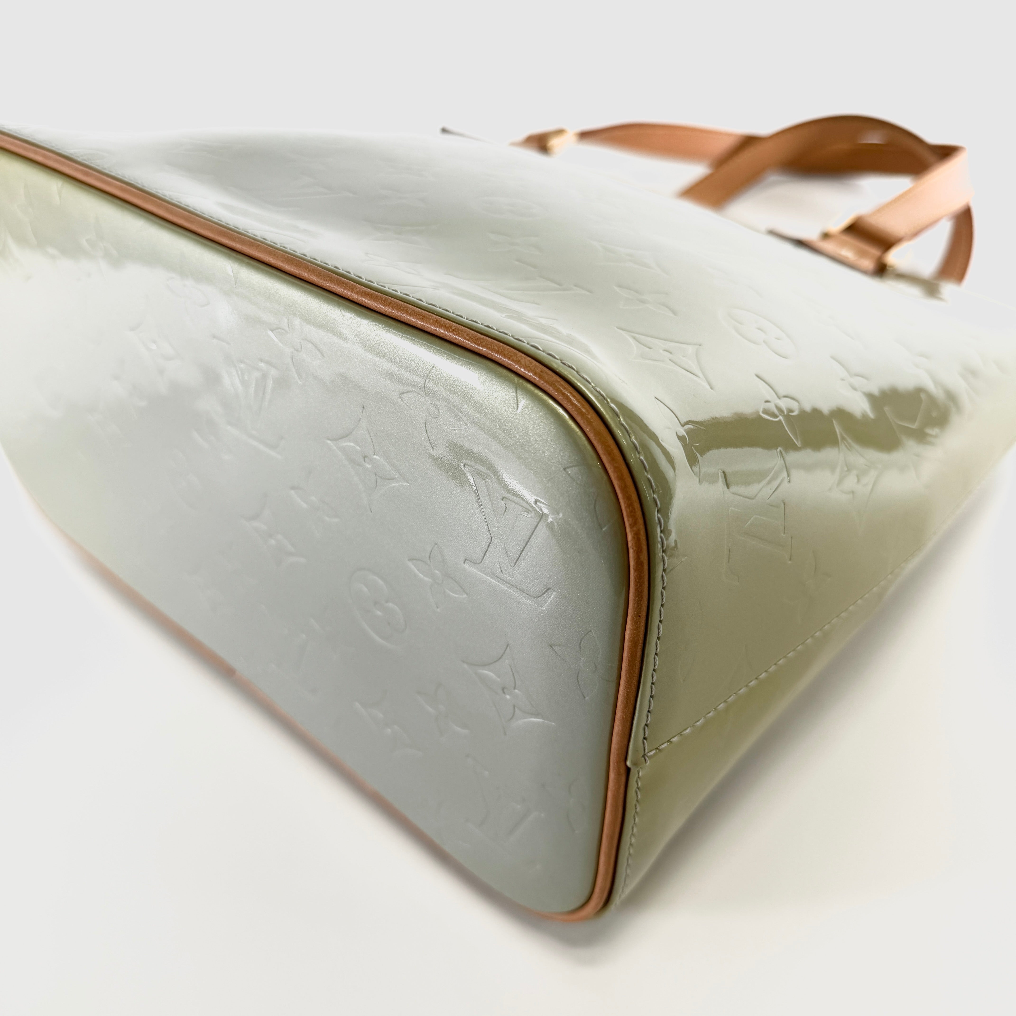 2607 secondhand LV Vernis Houston