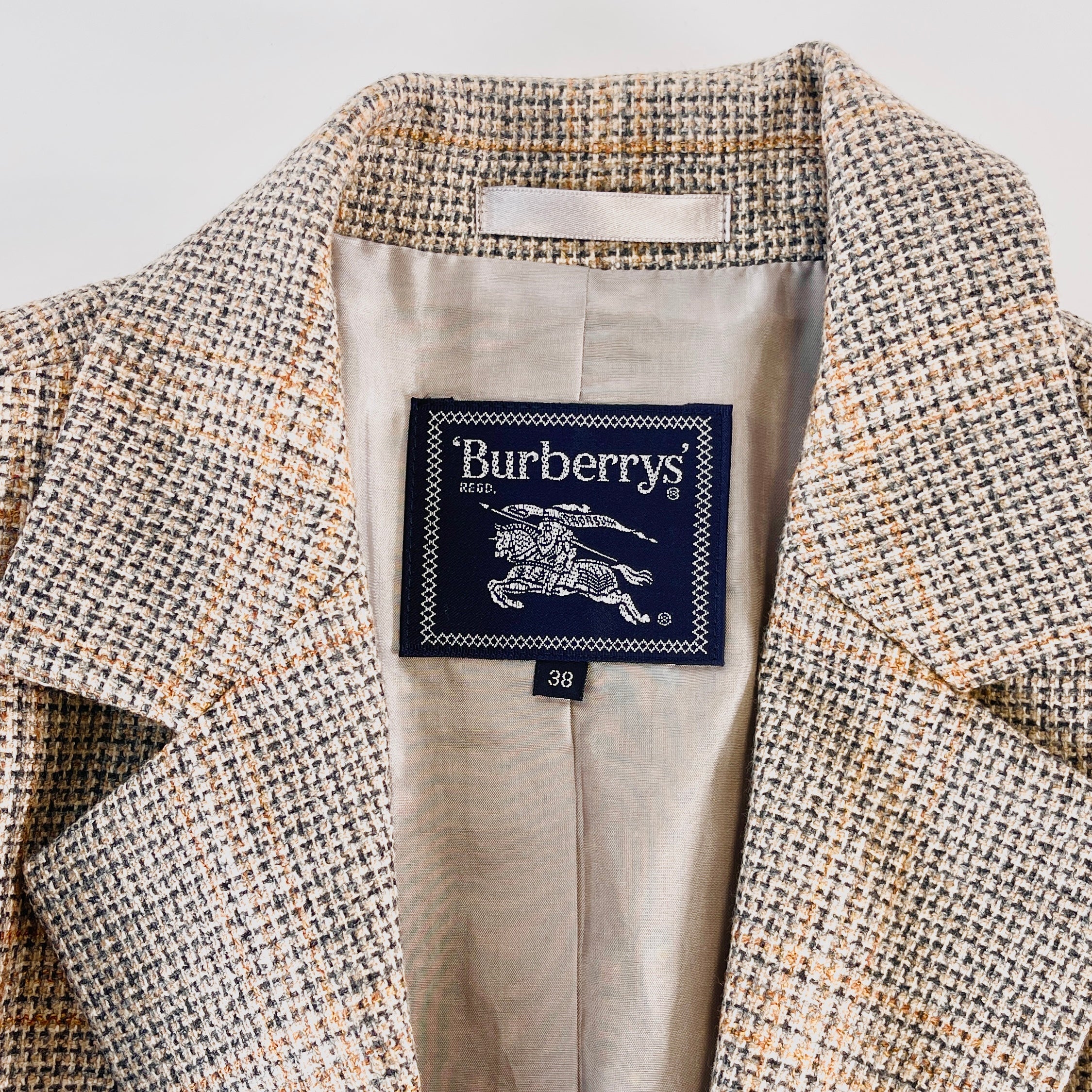 2606 secondhand BURBERRY set up