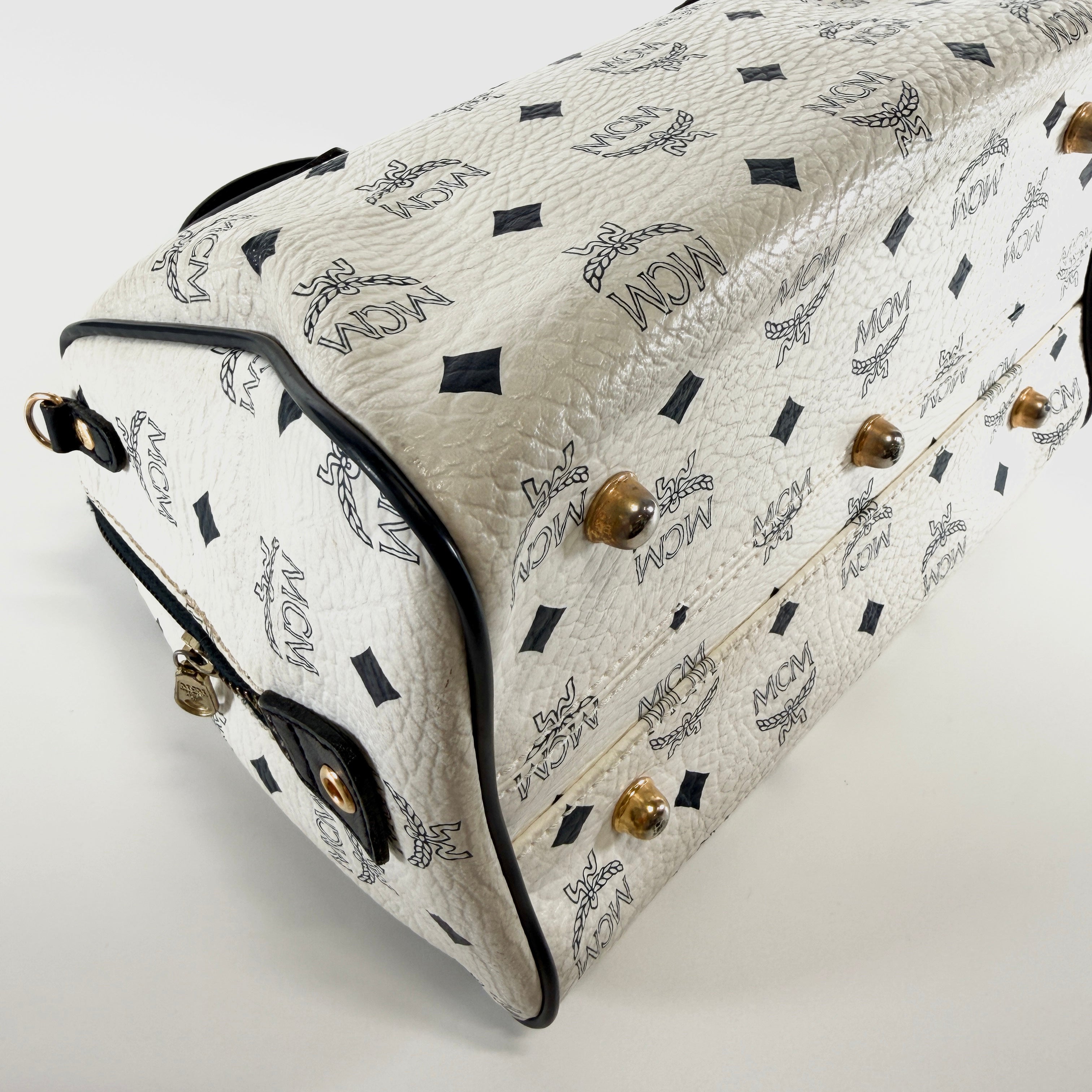 2605 secondhand MCM hand bag + ×