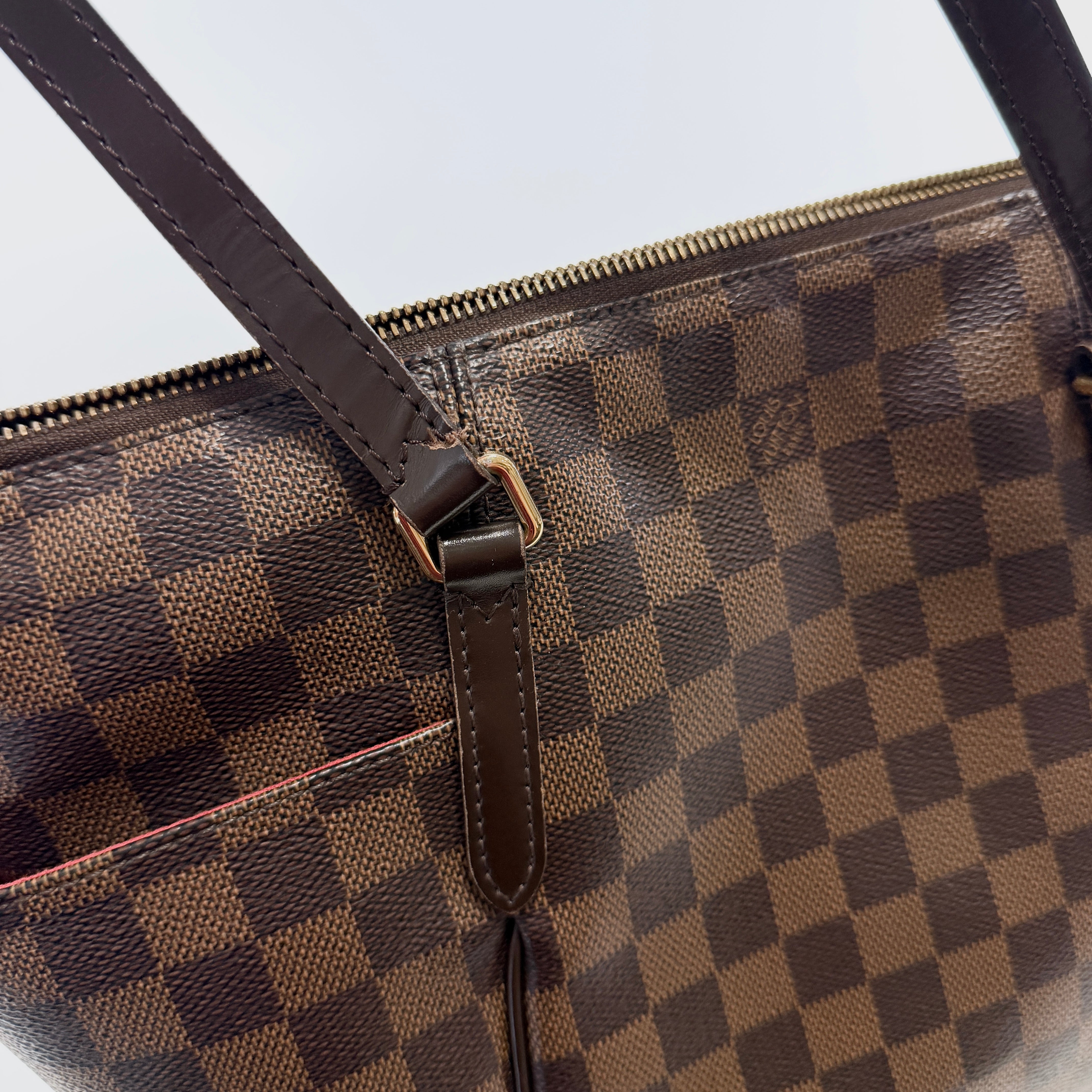 2608 secondhand LV Damier Totally PM