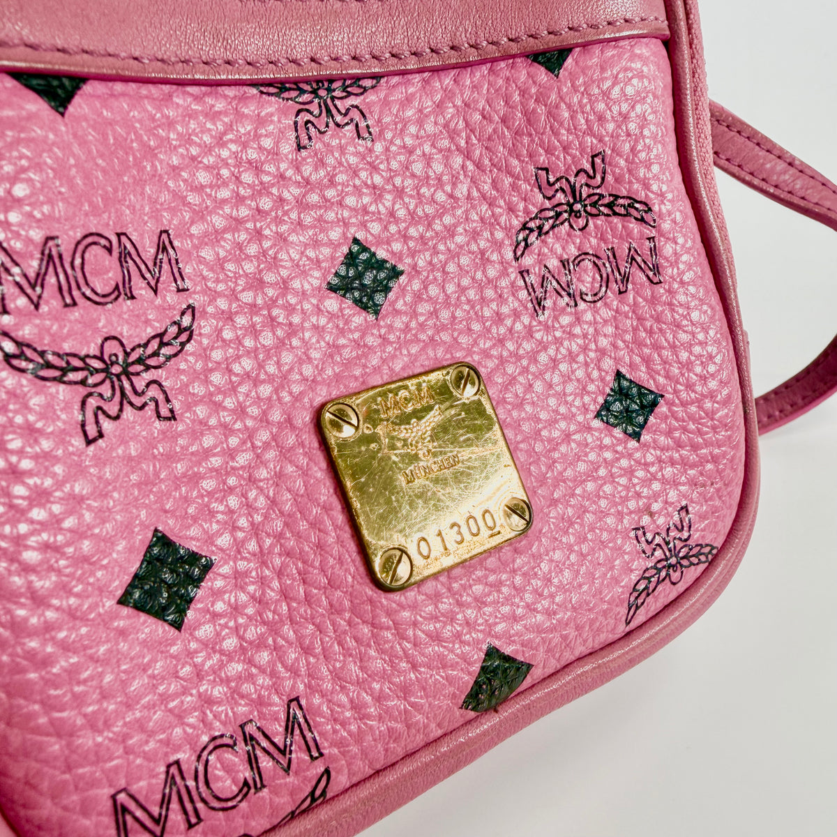 2607 secondhand MCM shoulder bag