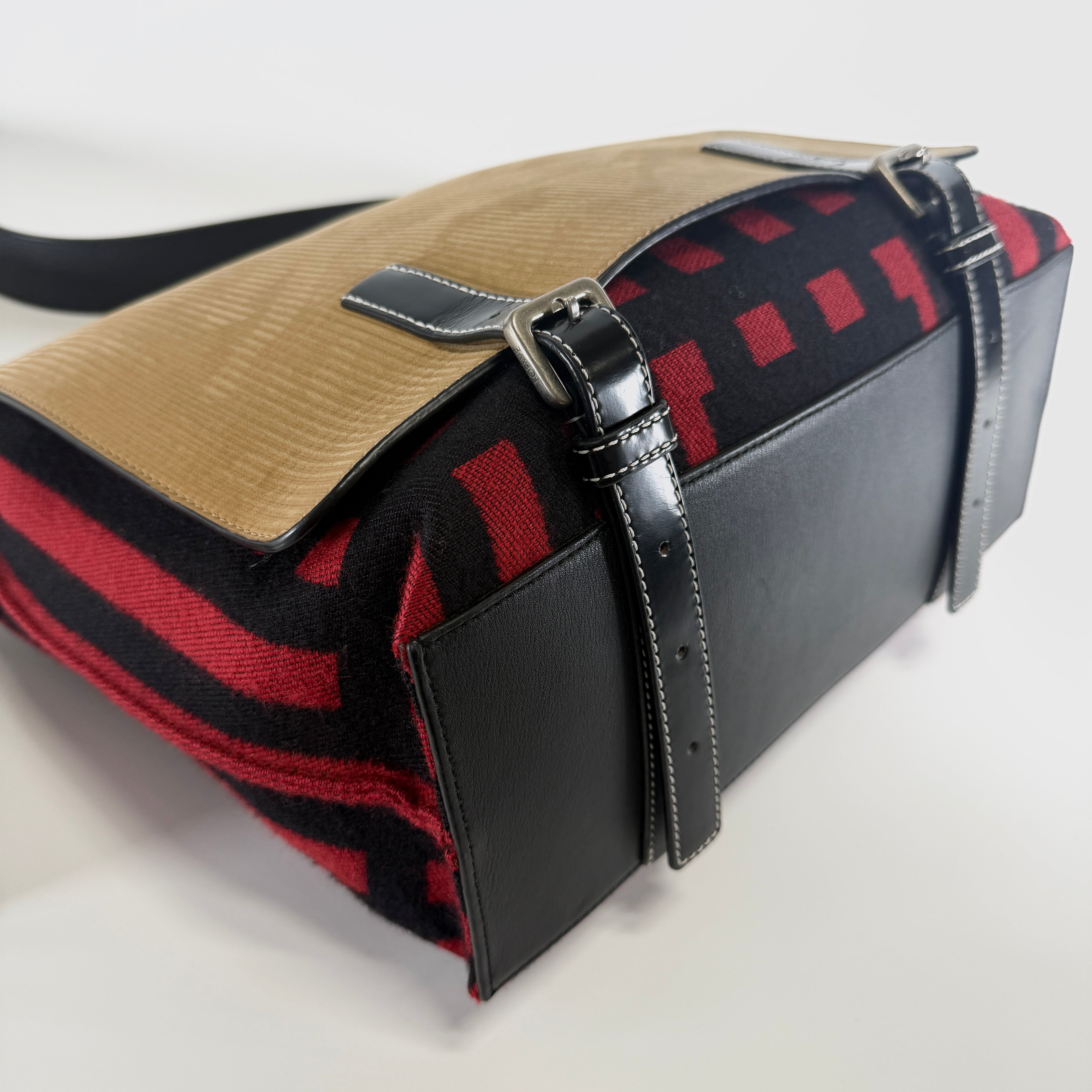2606 secondhand LOEWE MILITARY MESENGER STRIPE61841 Shoulder bag / Crossbody Bag