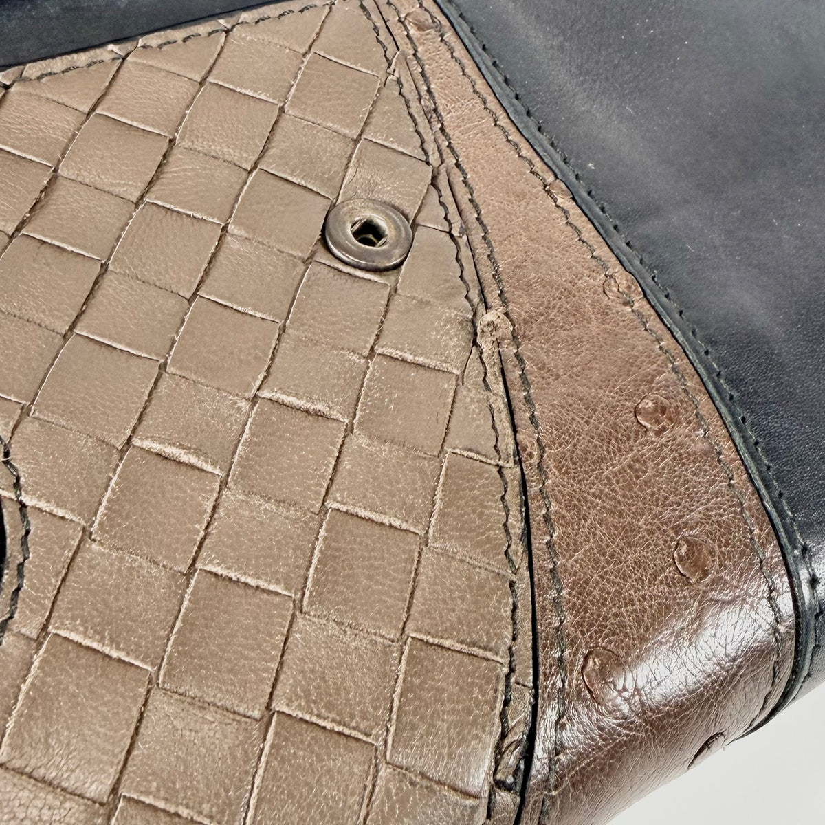 2607 secondhand BOTTEGAVENETA leather × Ostrich Long Wallet black beige