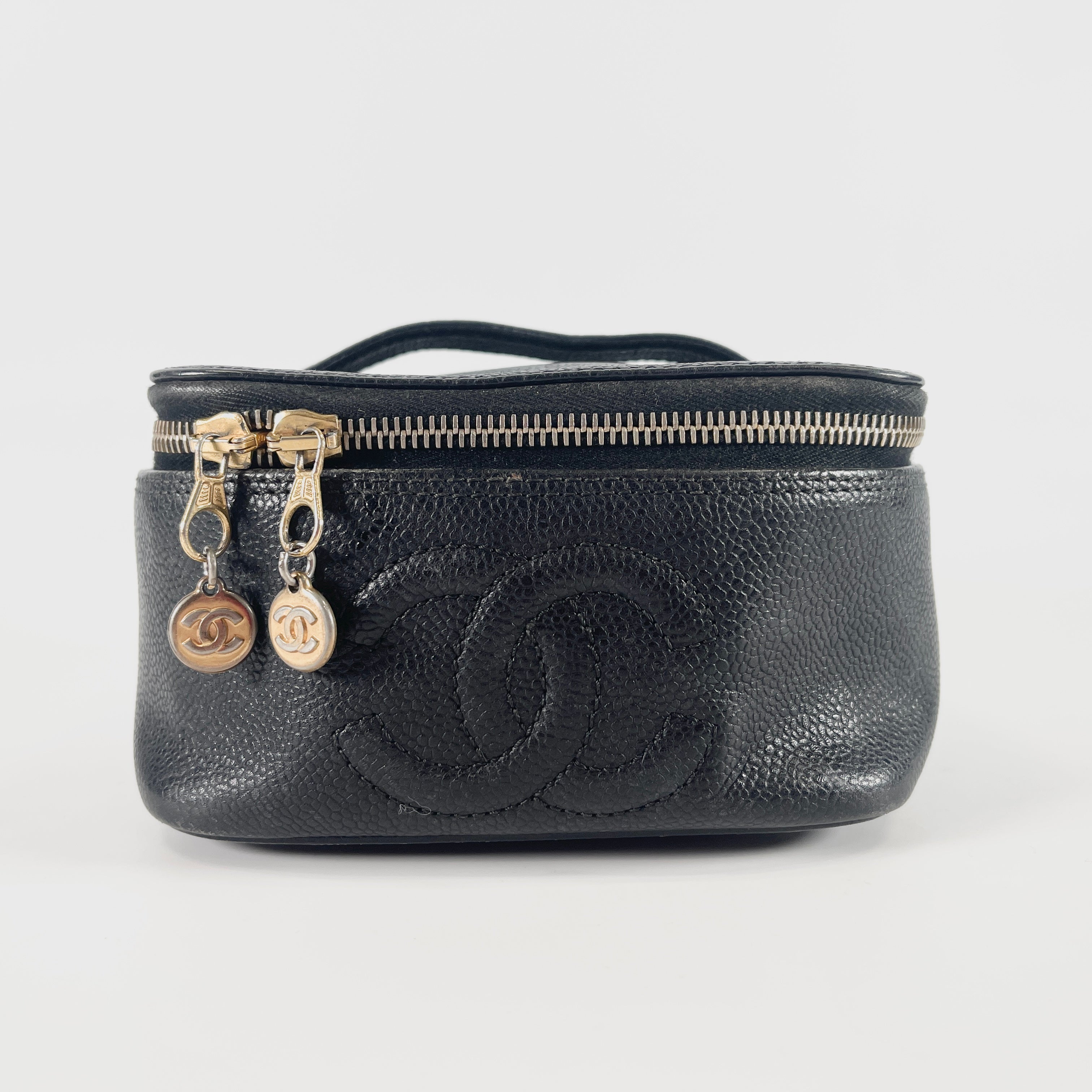 2605 secondhand CHANEL Cocomark Vanity bag