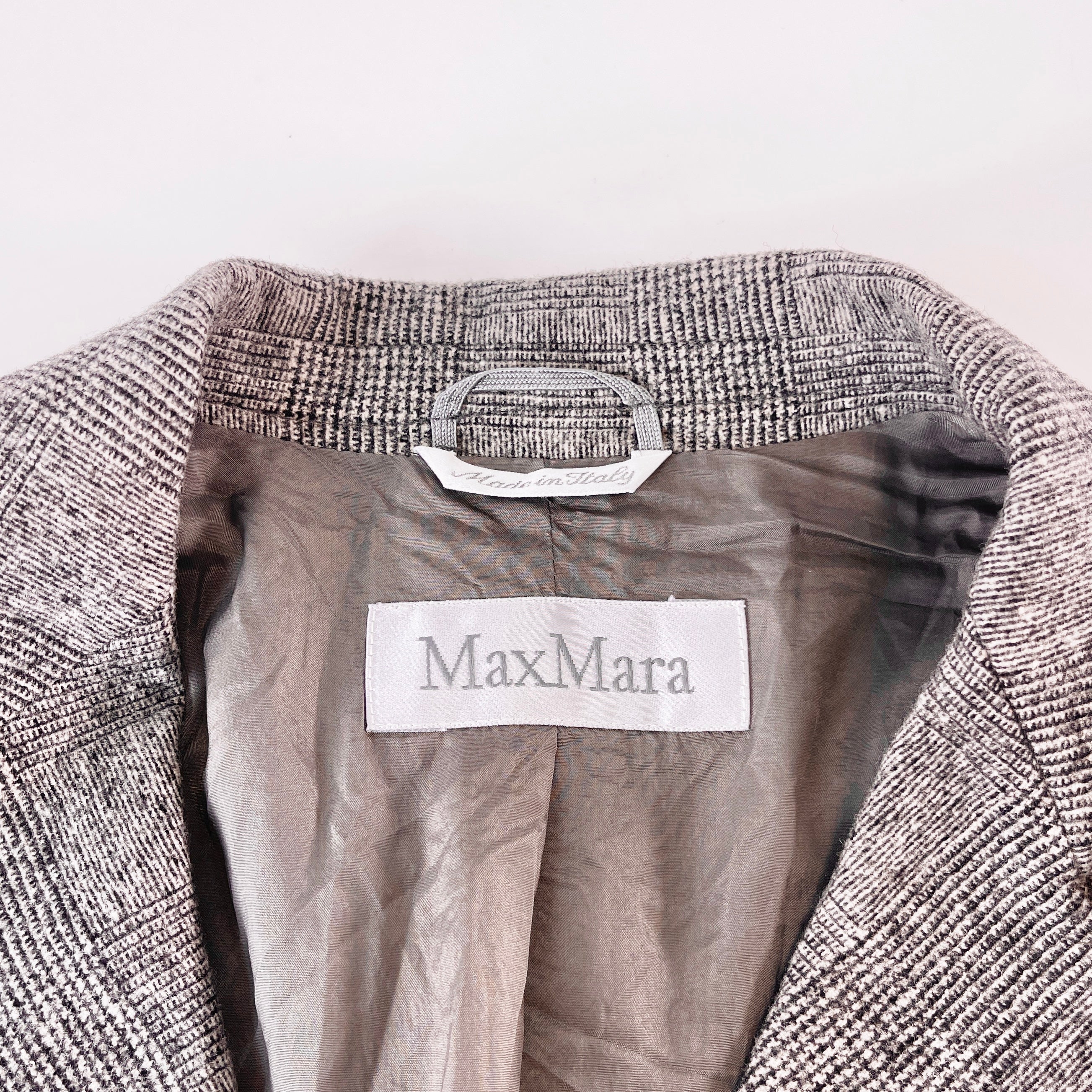 2606 secondhand MAX MARA set up