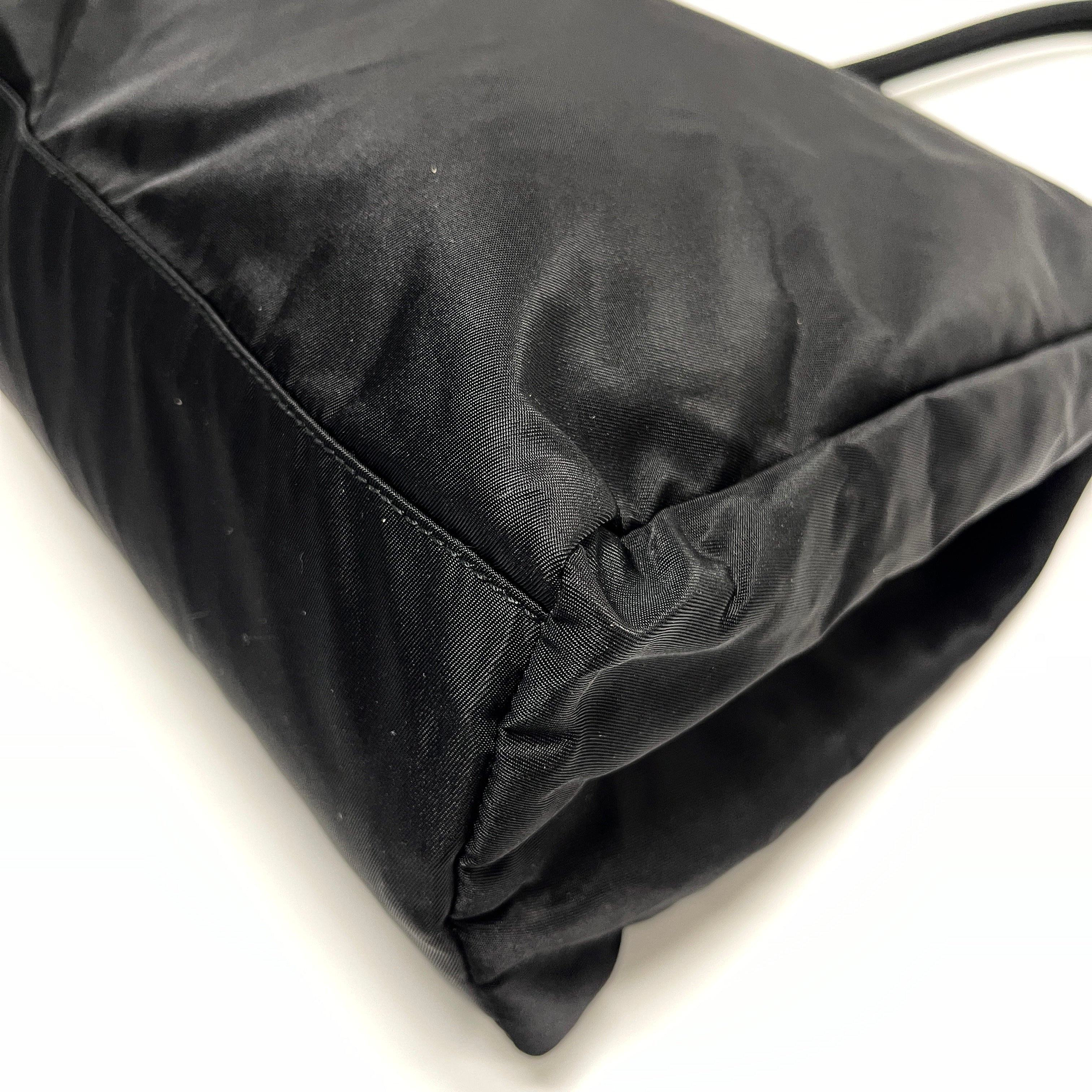 2604 secondhand PRADA nylon Tote black