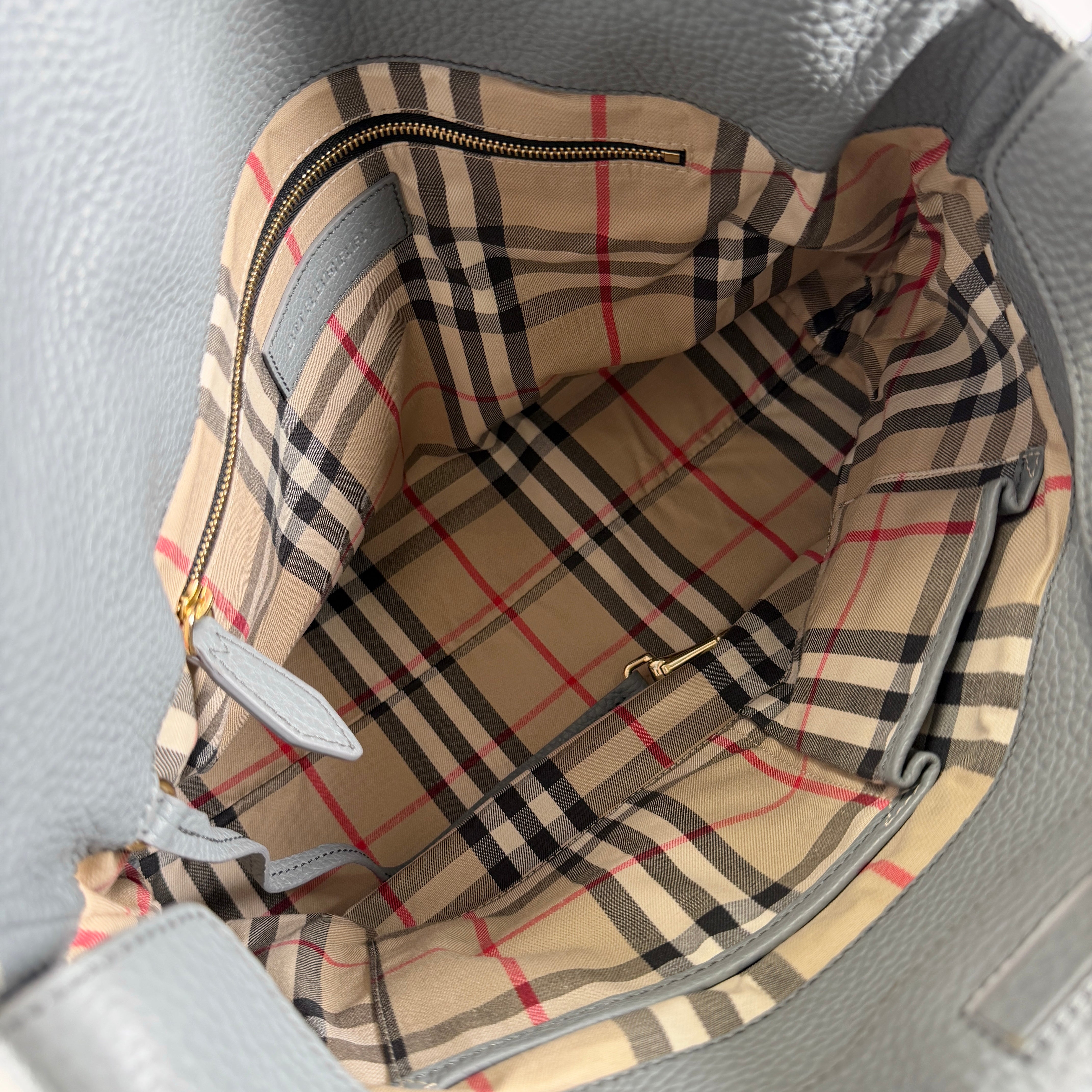 2607 secondhand BURBERRY hand bag