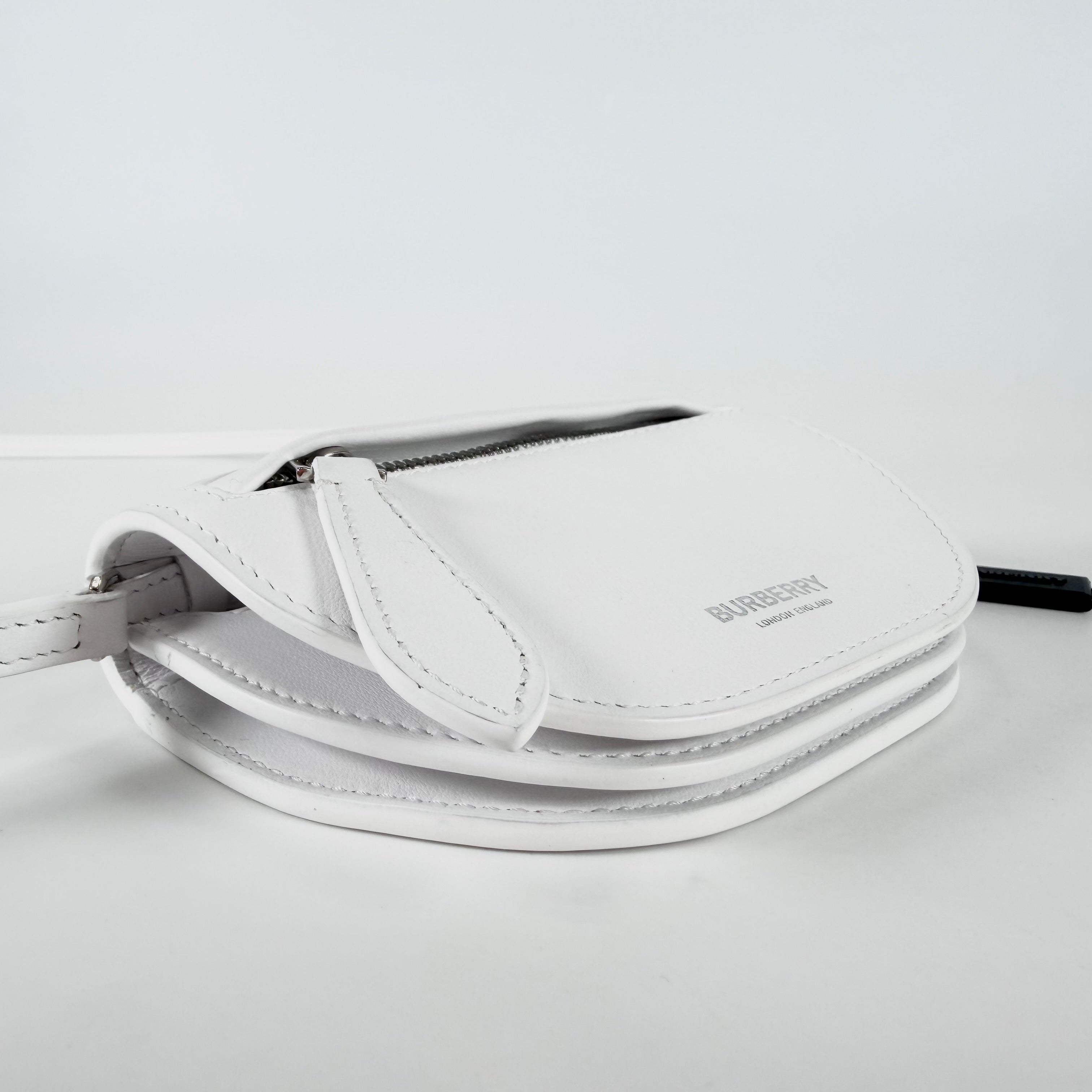 2607 secondhand BURBERRY Shoulder bag / Crossbody Bag