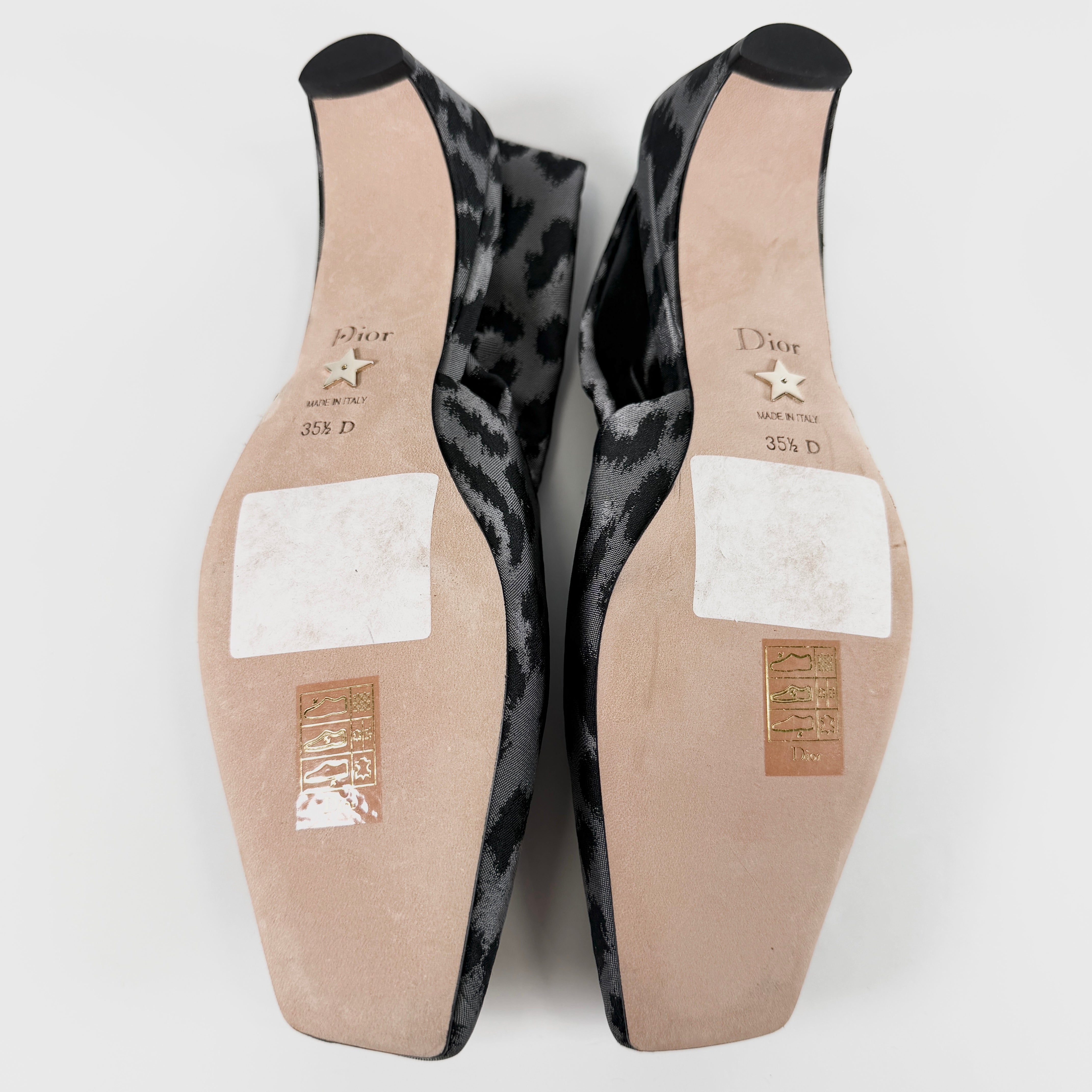 2605 secondhand CD High heels / pumps