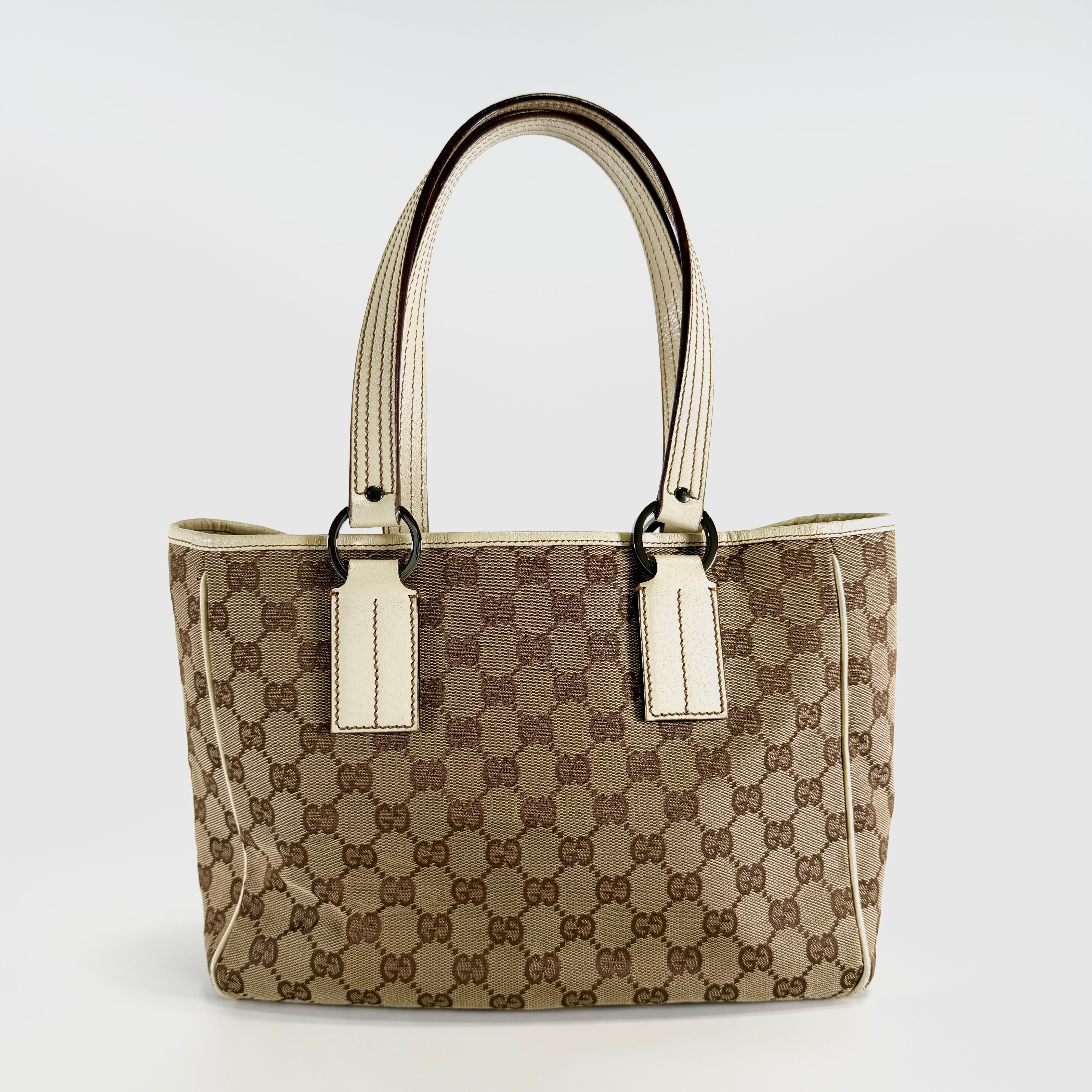 2606 secondhand GUCCI GG canvas hand bag