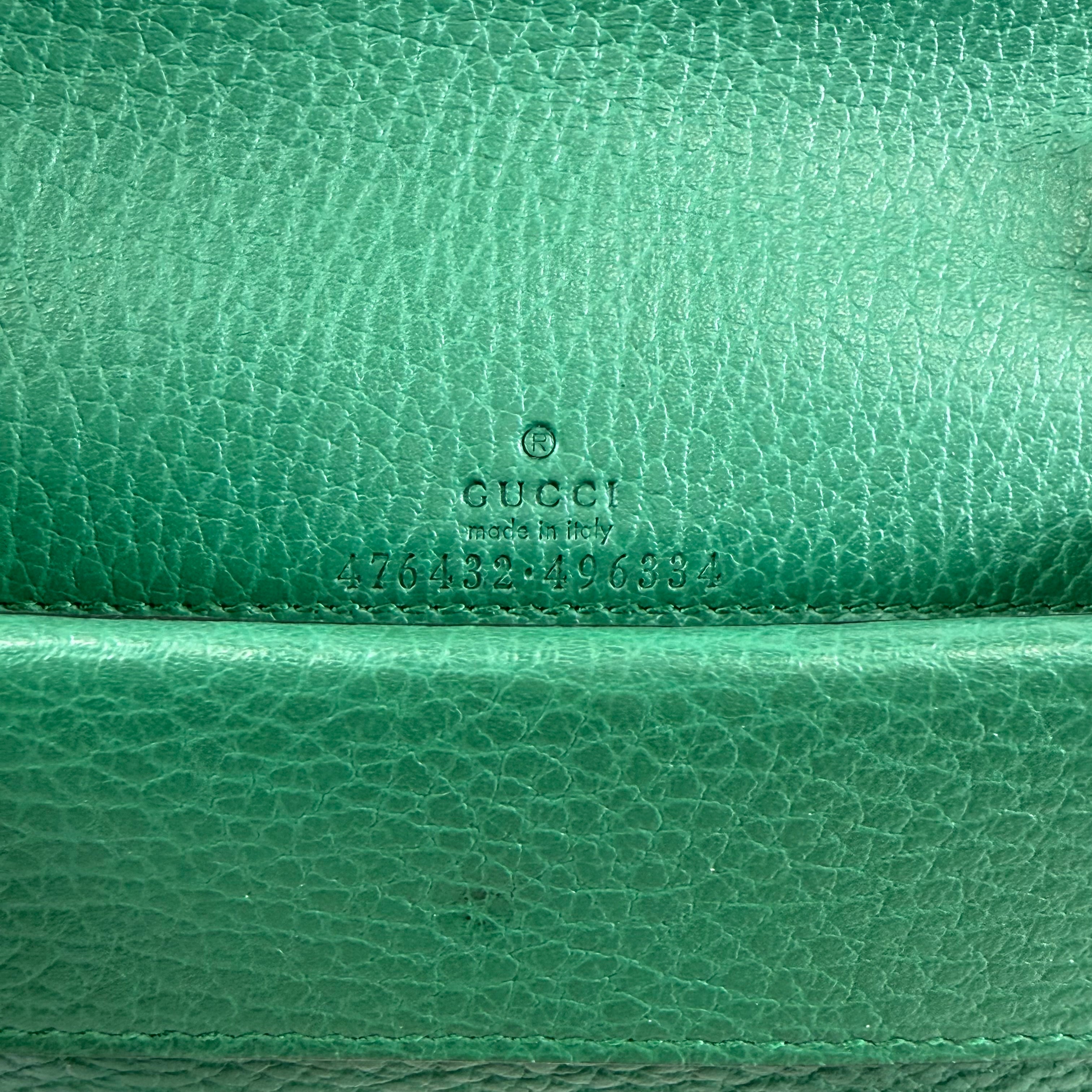 2608 secondhand GUCCI Shoulder bag / Crossbody Bag