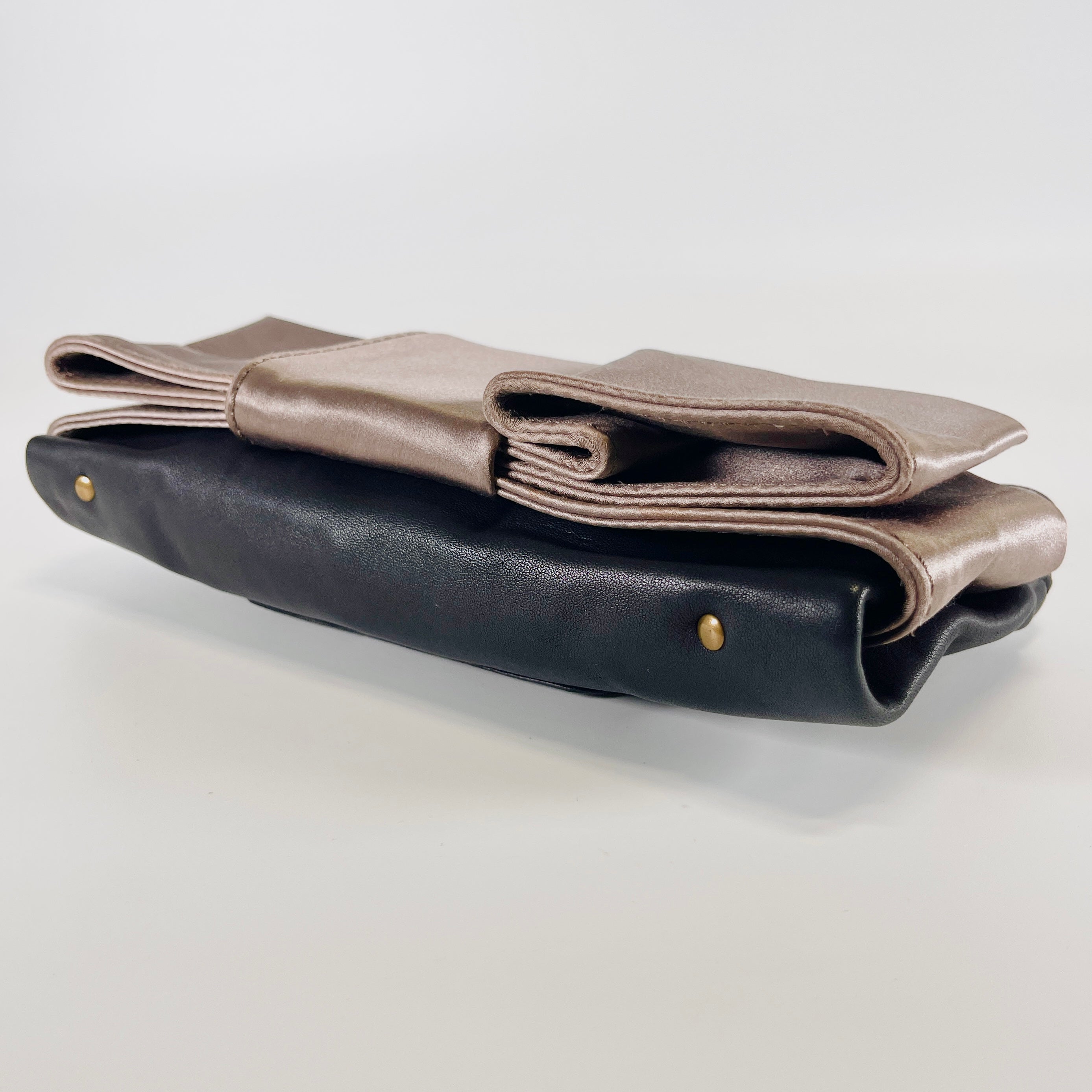 2604 secondhand Chloe ribbon Clutch Bag