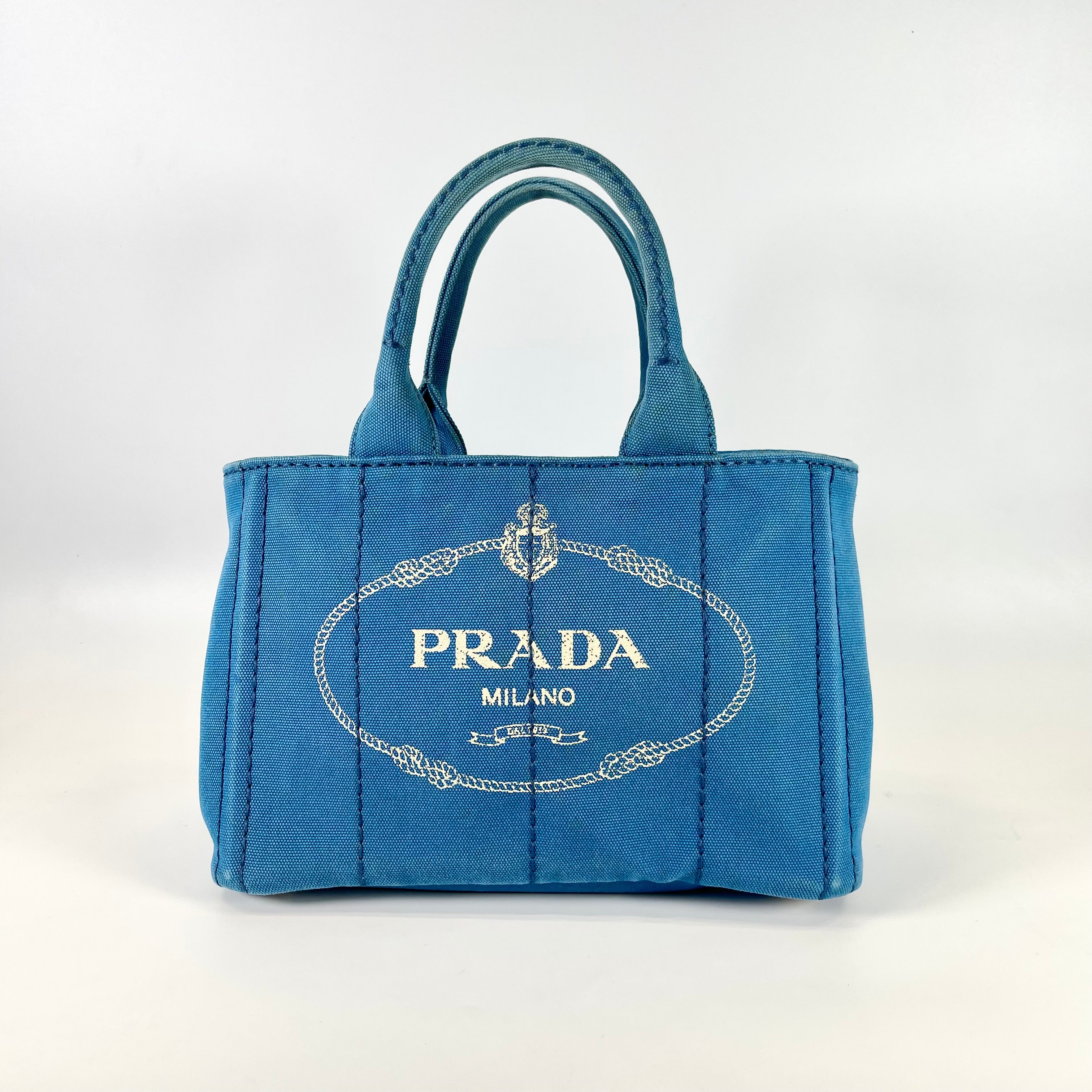 2601 secondhand PRADA Canapa