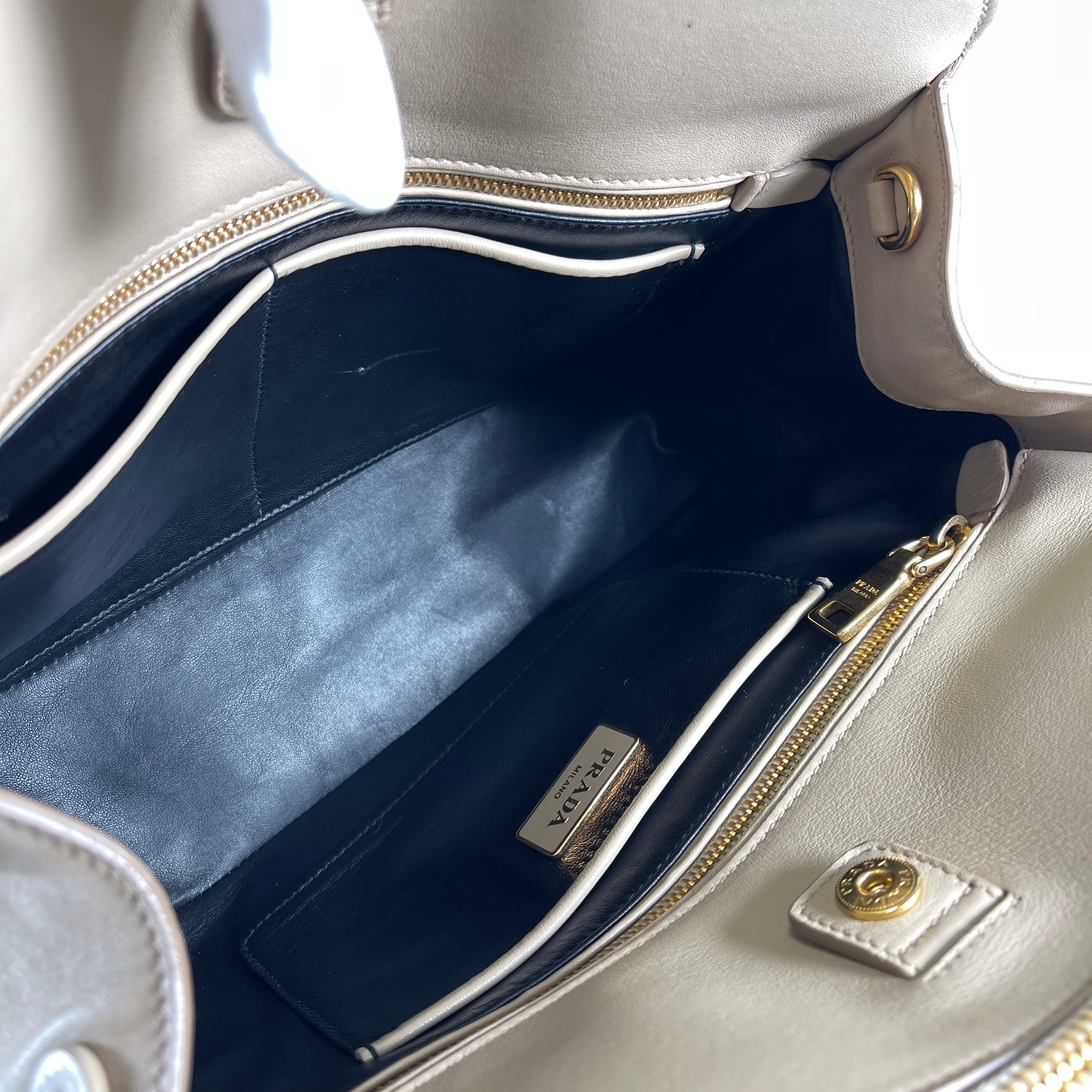 2604 secondhand PRADA B2593C7 hand bag