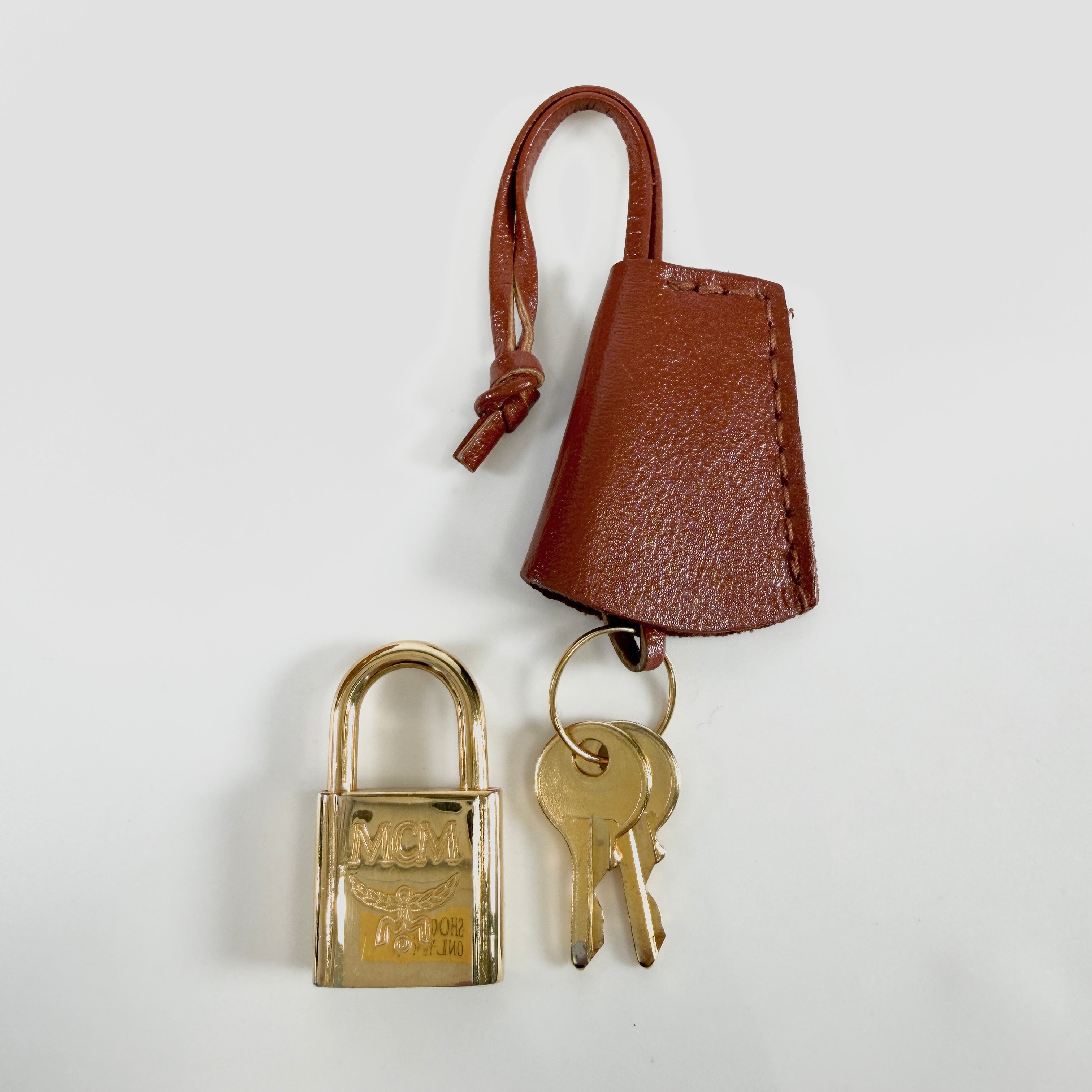 2606 secondhand MCM hand bag